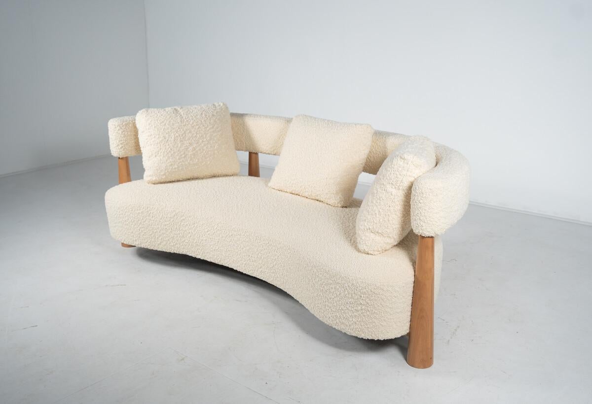 Contemporary Bean Shaped Sofa, White Upholstery, Italy In New Condition In Brussels, BE