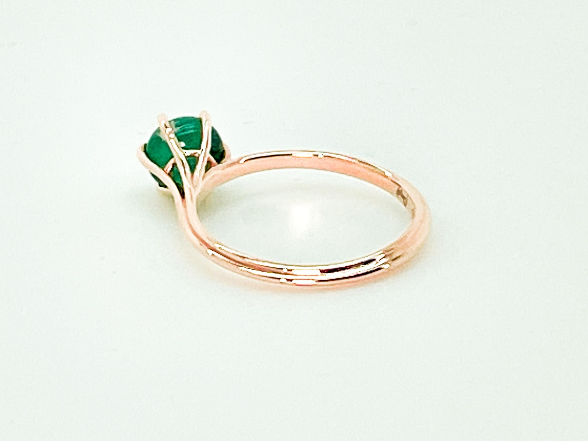 1.4 cts Emerald 18K Rose Gold  Asymmetric Cosmic Design Stackable  Cocktail Ring For Sale 2