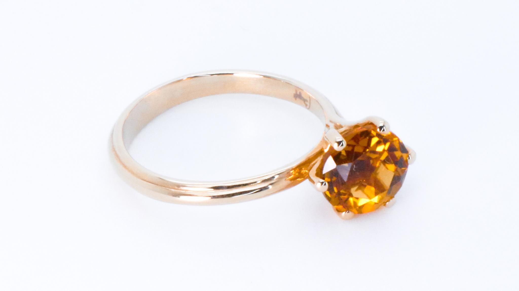 Anello cocktail di quarzo citrino impilabile con design cosmico asimmetrico in oro rosa 18 carati in vendita 8
