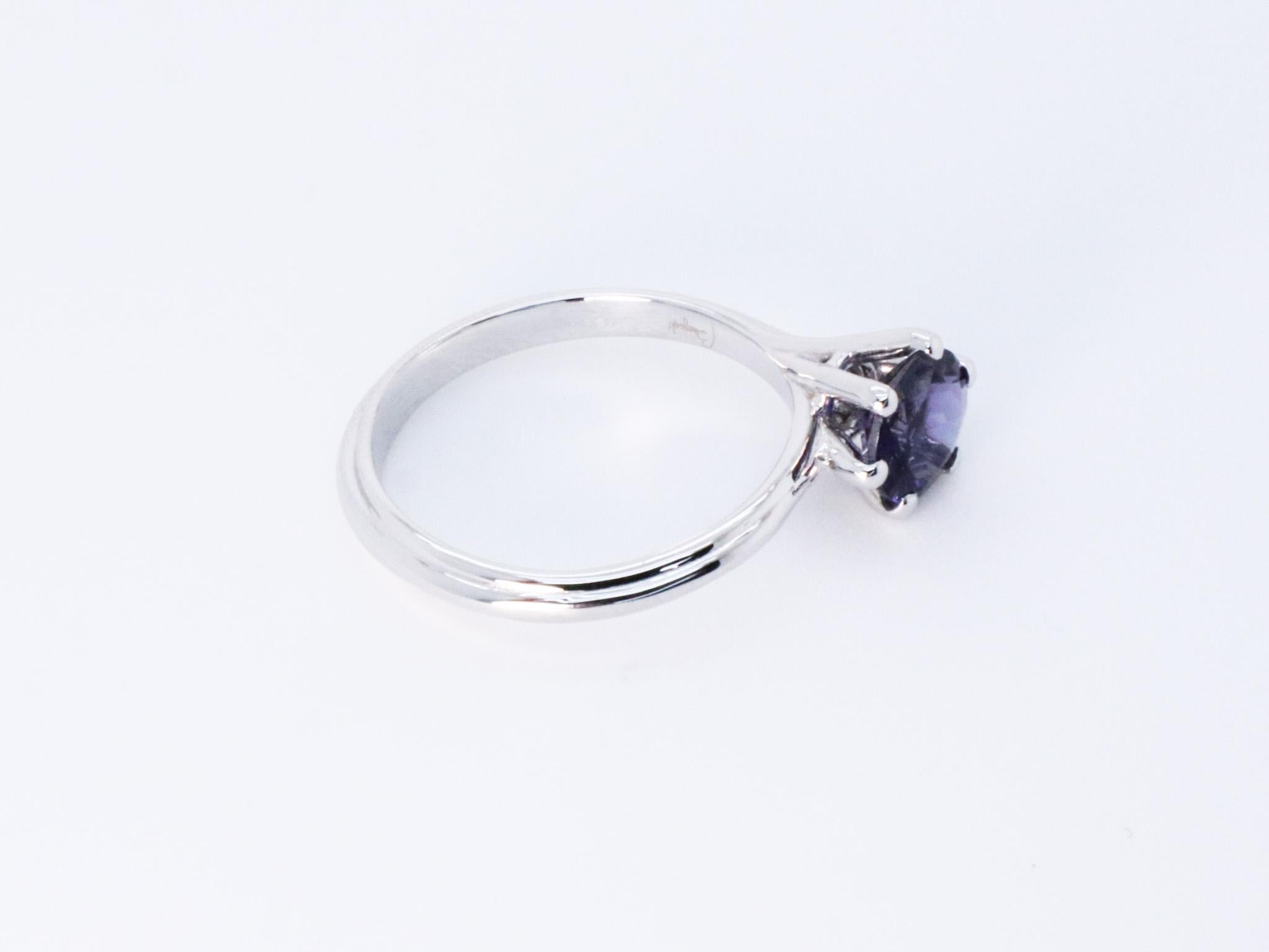 0.85 carats Iolite White Gold Asymmetric Cosmic Design Stackable Cocktail Ring For Sale 3
