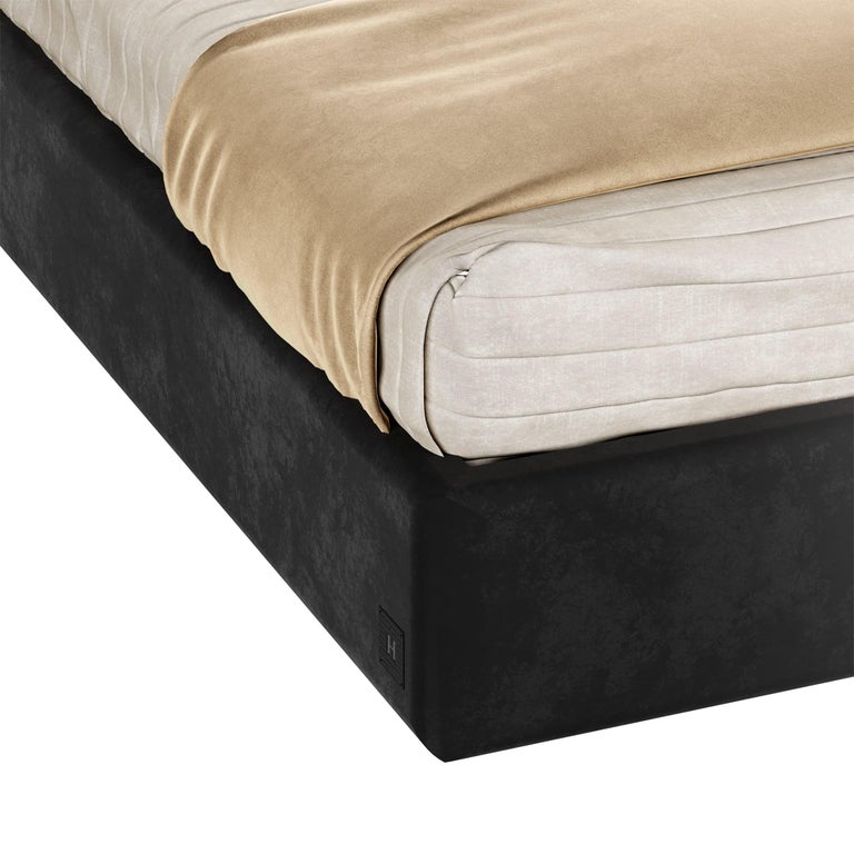 Mid-Century Modern Bed Upholstered Headboard Black Velvet, Wood & Polished Brass In New Condition For Sale In Porto, PT