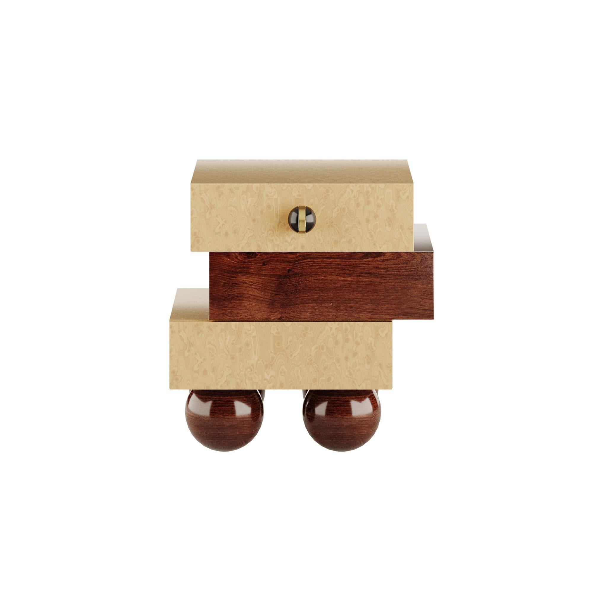 Mesilla de noche contemporánea Mesilla de noche de nogal Chapa de madera de ojo de pájaro Cajones brillantes Hecho a mano en venta