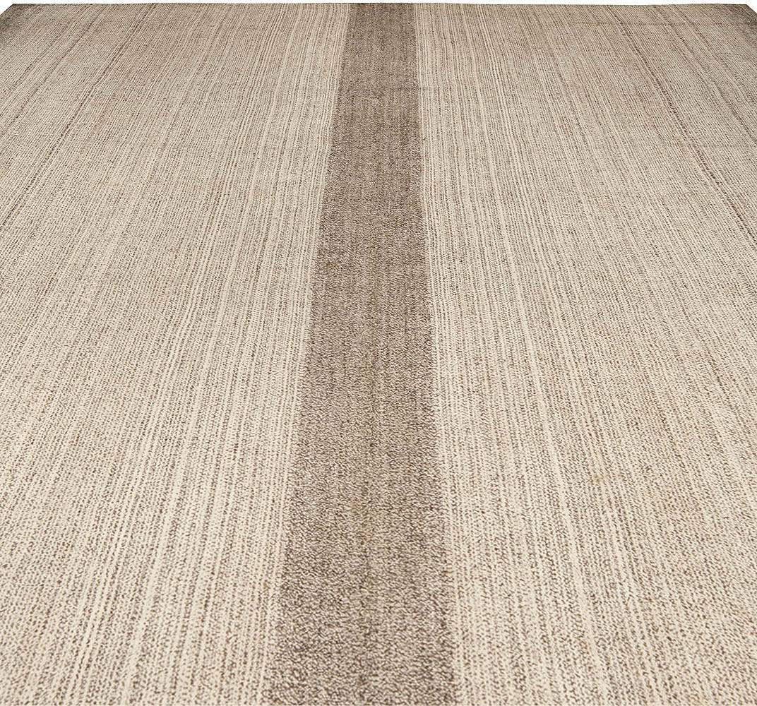 Zeitgenössischer persischer Kelim-Wollteppich in Beige und Braun von Doris Leslie Blau (Persisch) im Angebot