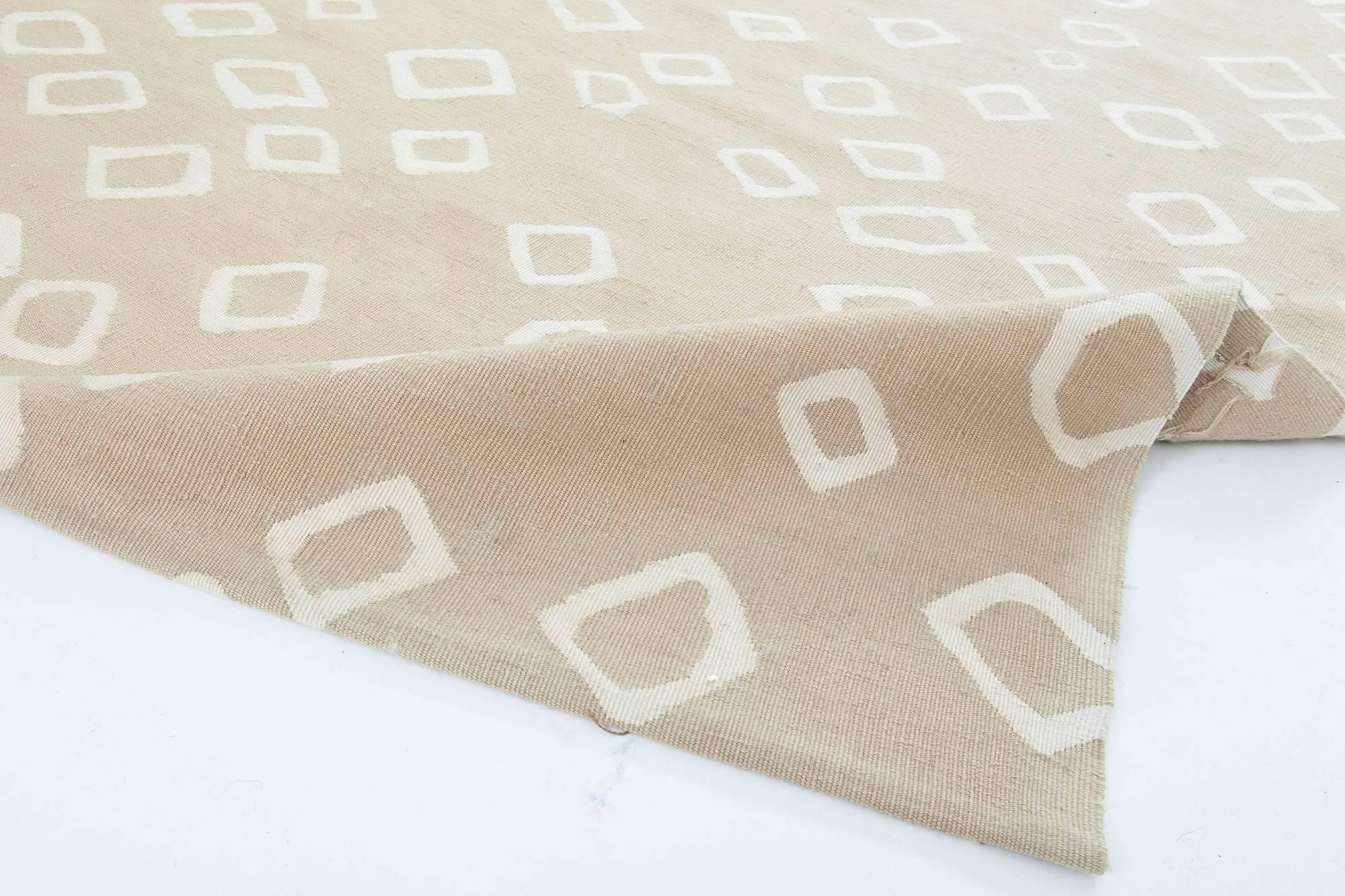 Cinese Tappeto contemporaneo in lana a trama piatta beige e bianca di Doris White Blau in vendita