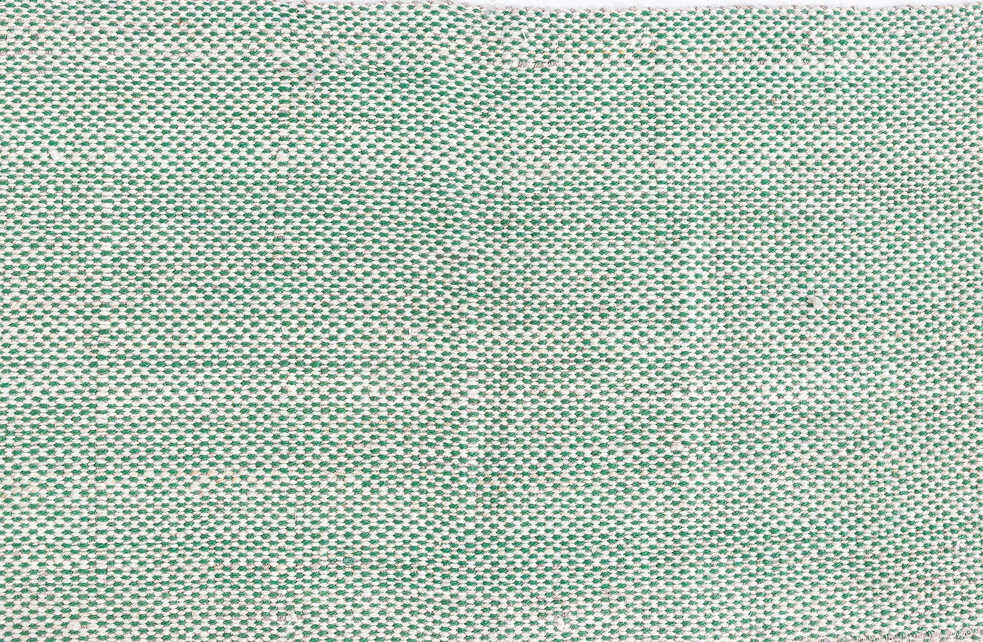 Tissé à la main Tapis Contemporary Beige Green Flat Weave par Doris Leslie Greene en vente