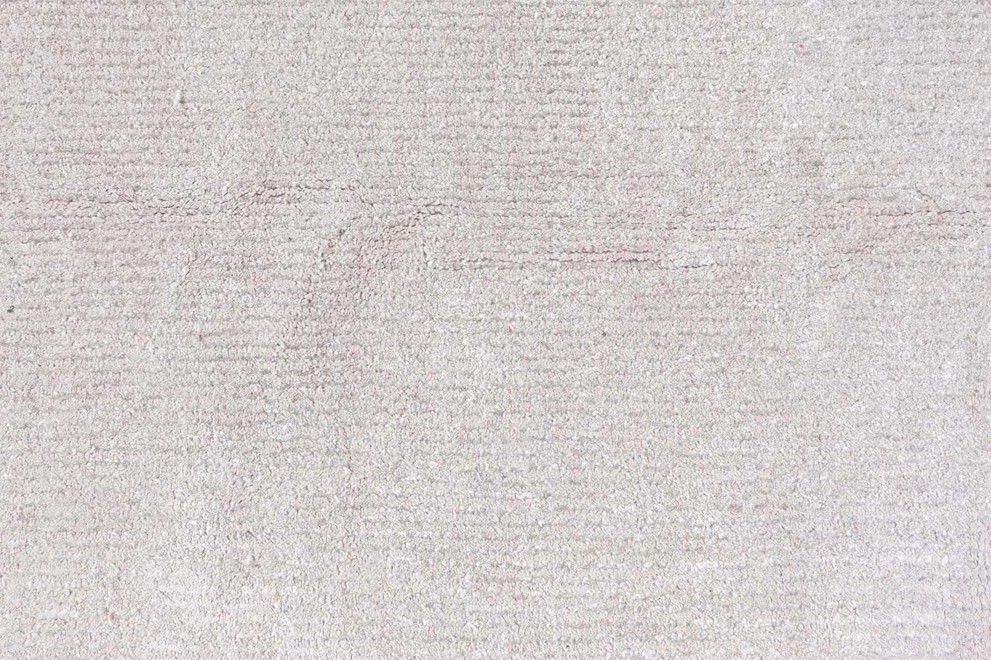 Contemporary beige handmade wool and silk rug by Doris Leslie Blau.
Size: 8'0