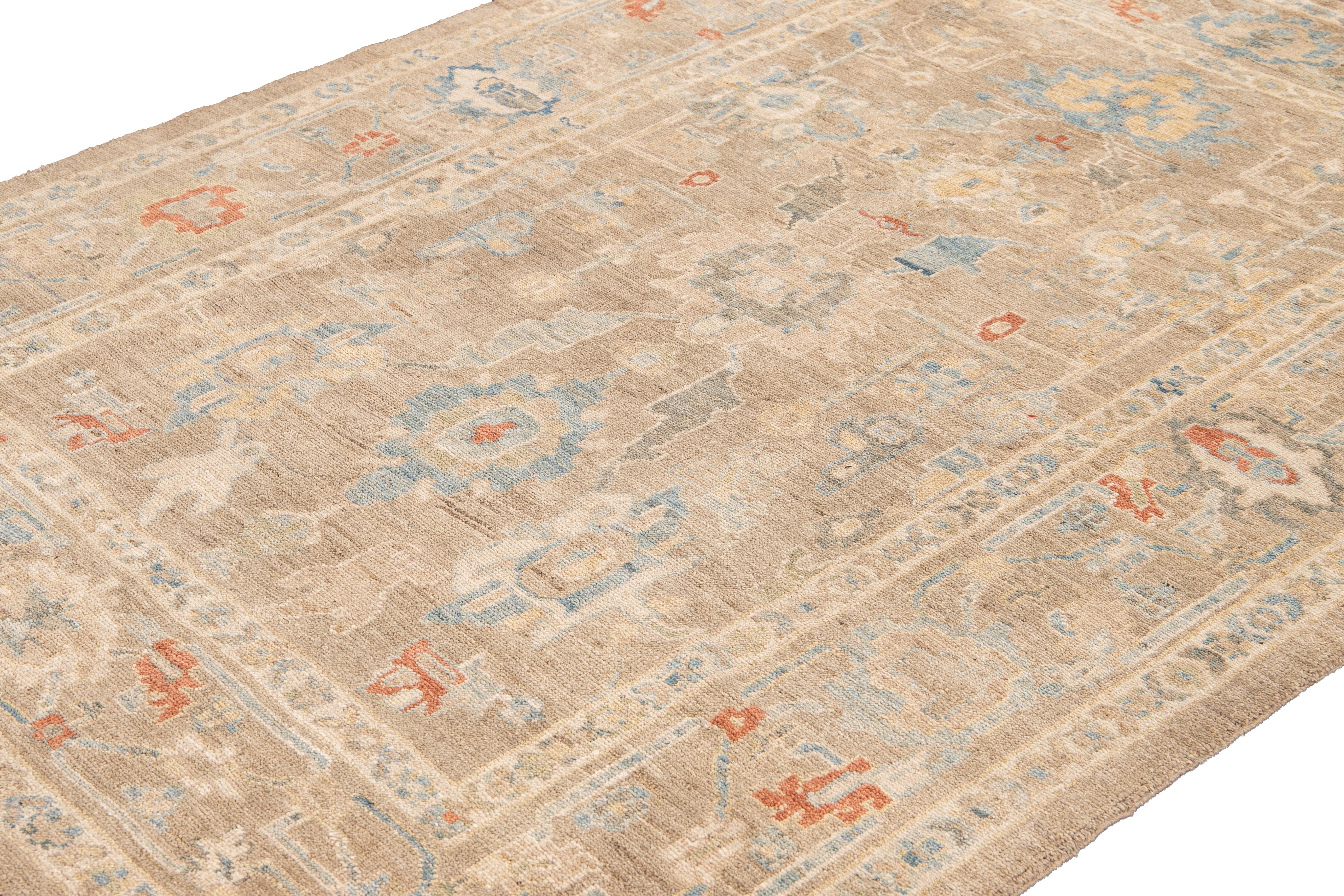 Contemporary Beige Sultanabad Handmade Floral Wool Rug In New Condition For Sale In Norwalk, CT