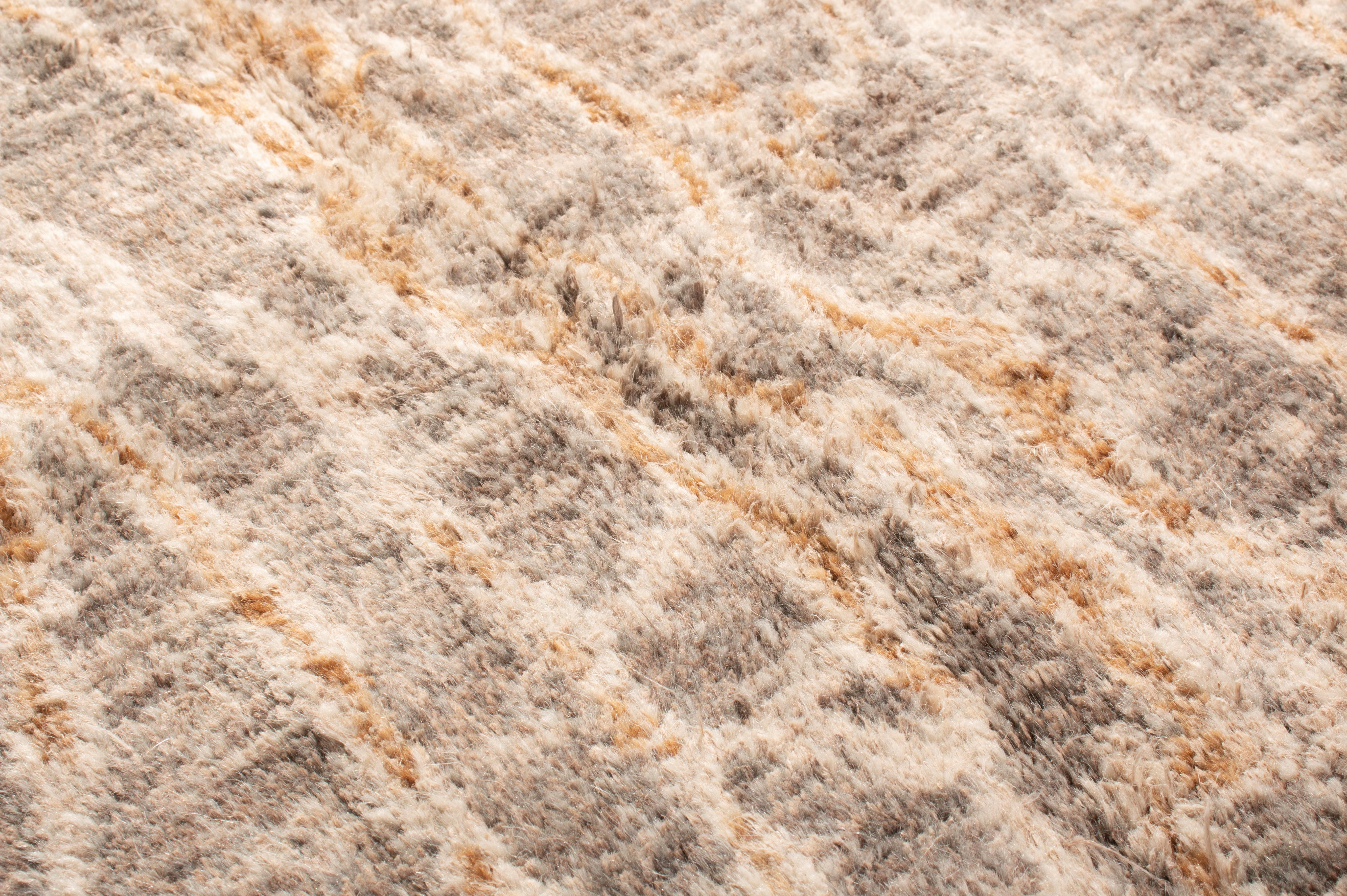 Contemporary Beige Wool Rug In New Condition In Long Island City, NY
