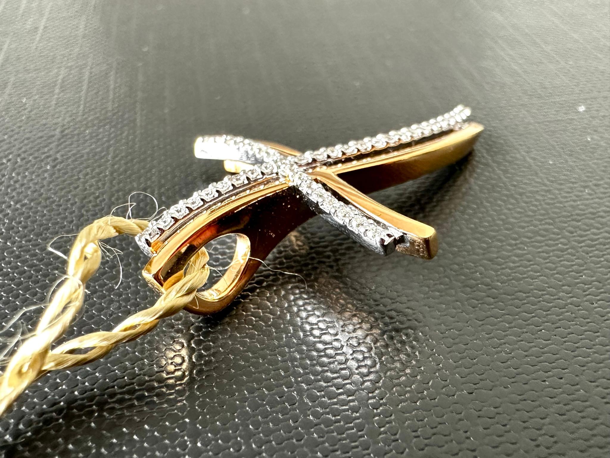 Contemporary Belgian 18kt Yellow and White Gold Cross with Diamonds For Sale 2