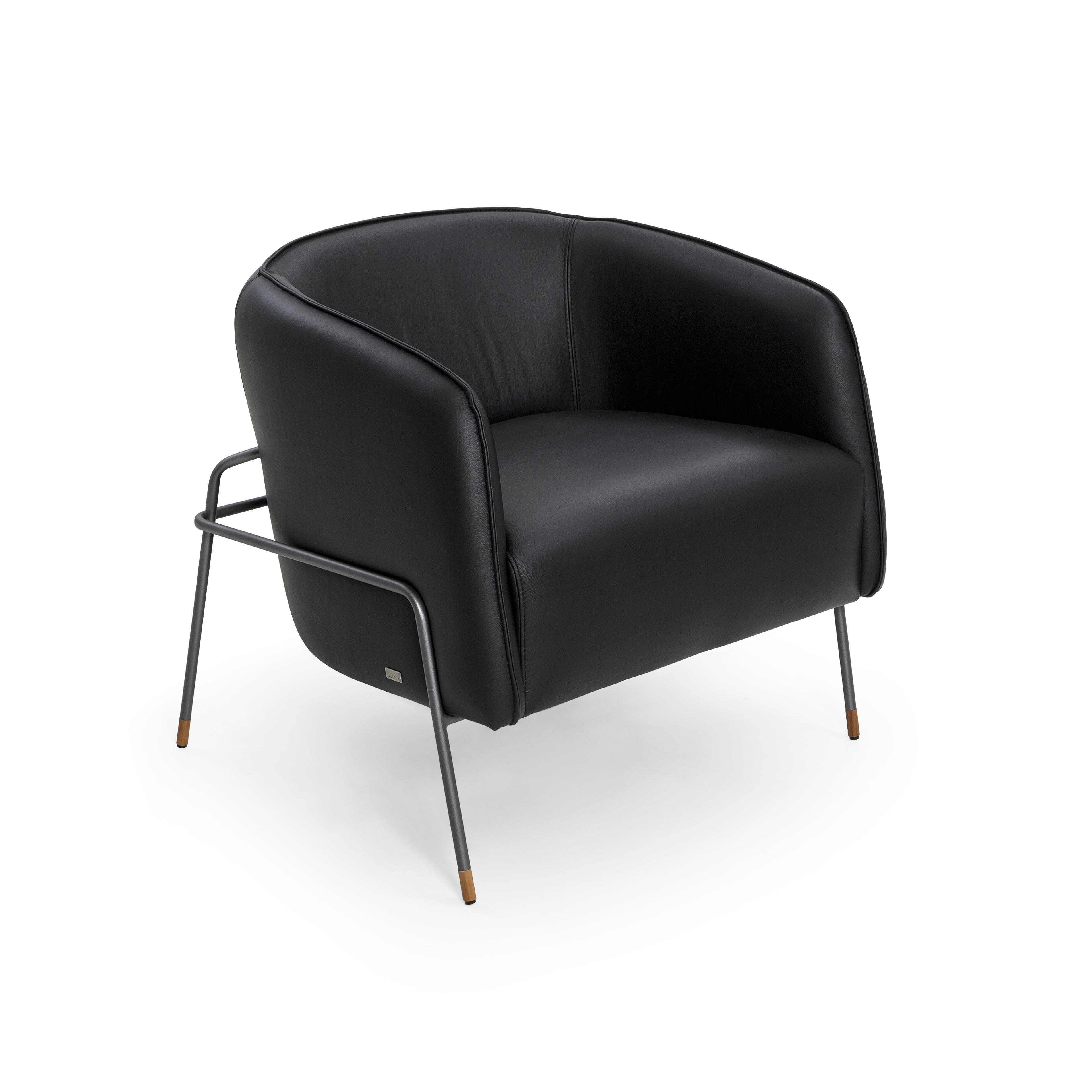 Contemporary Bella Armchair Featuring Metal Frame and Black Leather In New Condition For Sale In Miami, FL