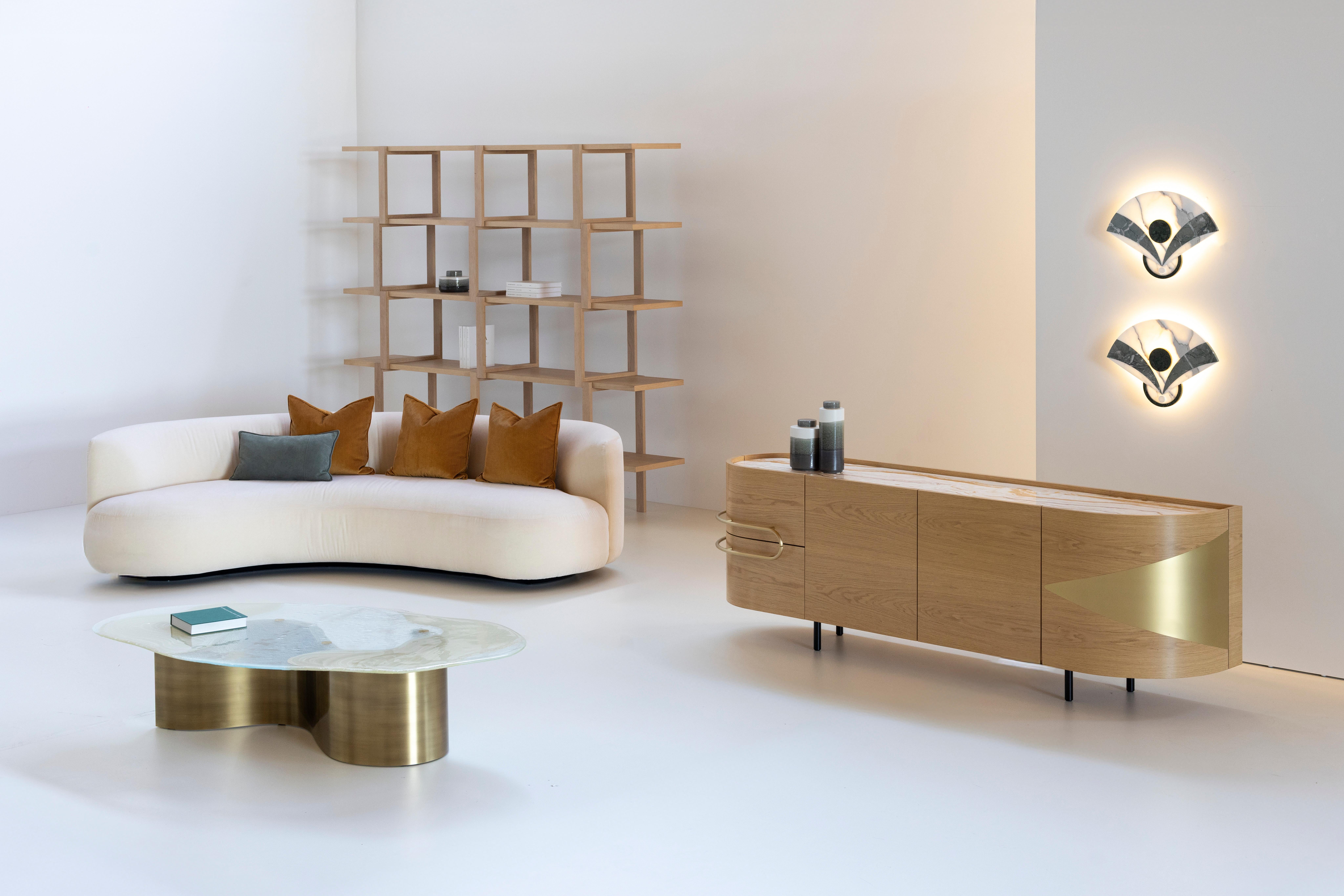 Table basse contemporaine Benagil, laiton, verre Ambar, fait main par Greenapple en vente 6