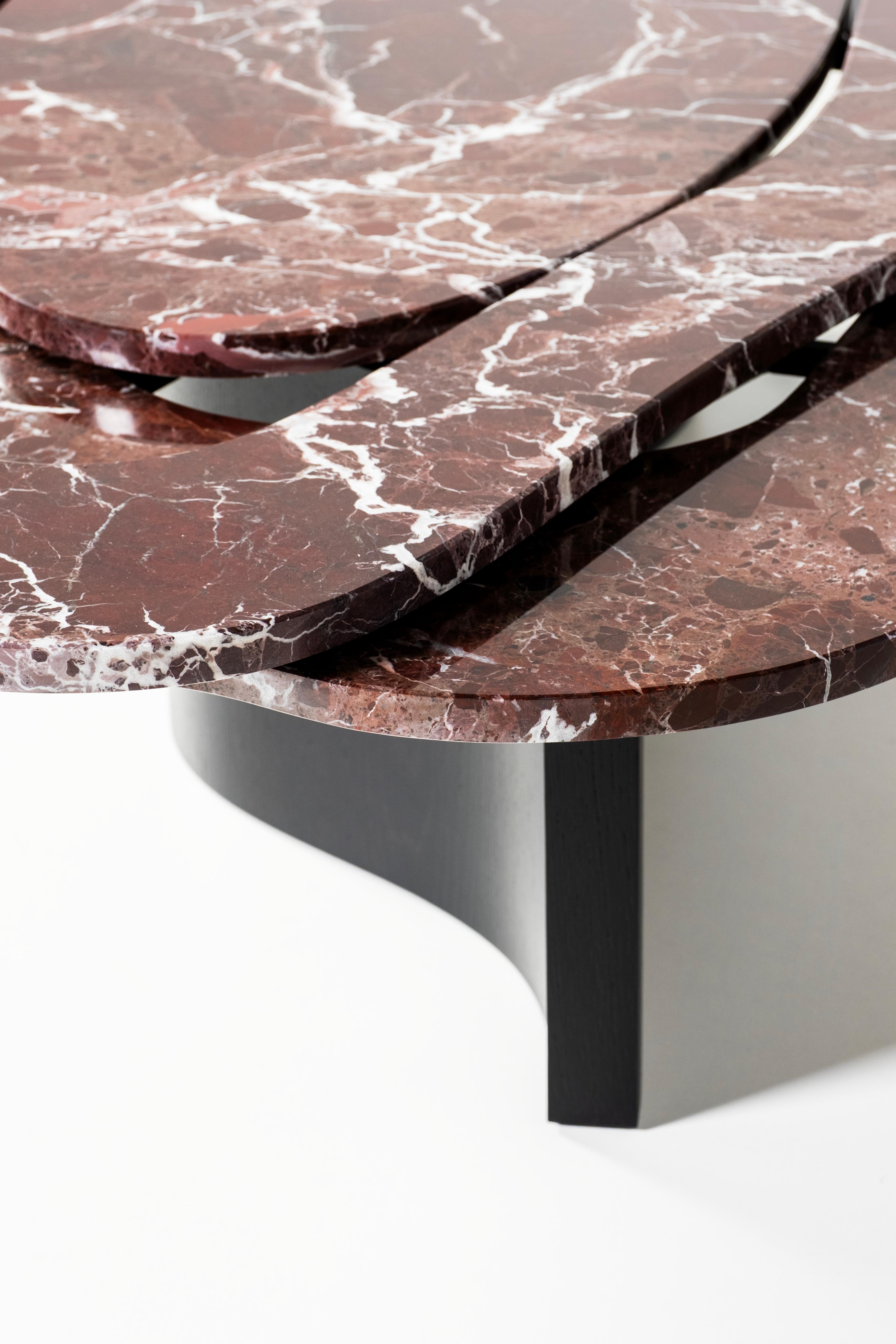 Mesa de centro contemporánea Benagil, mármol Rosso Levanto, hecha a mano por Greenapple Cepillado en venta