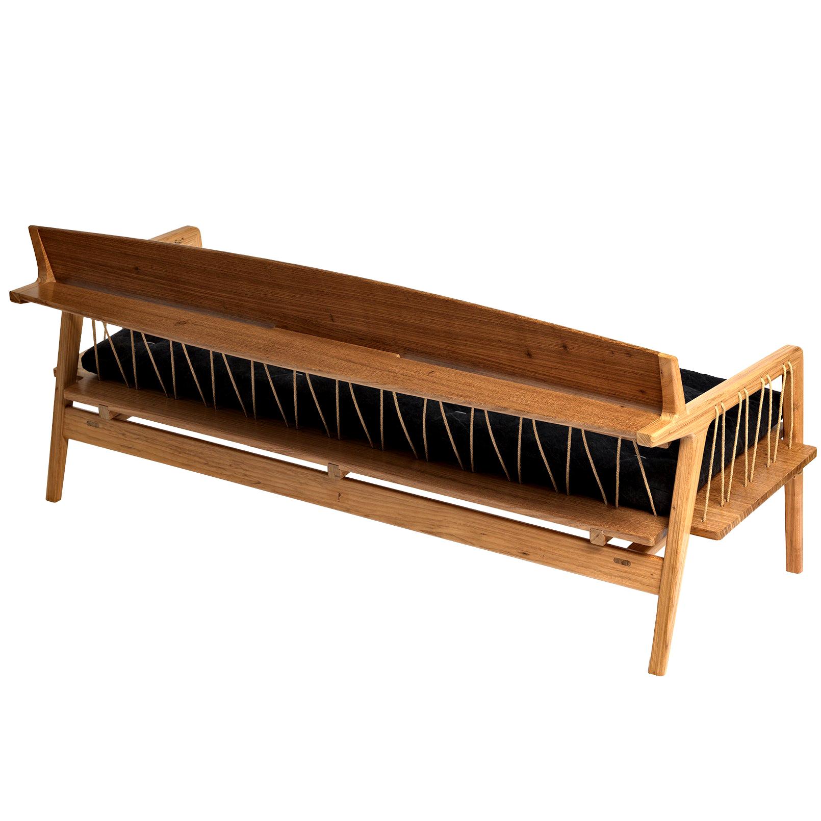 Banc contemporain en bois de feuillus tropical et cordon de Ricardo Graham Ferreira