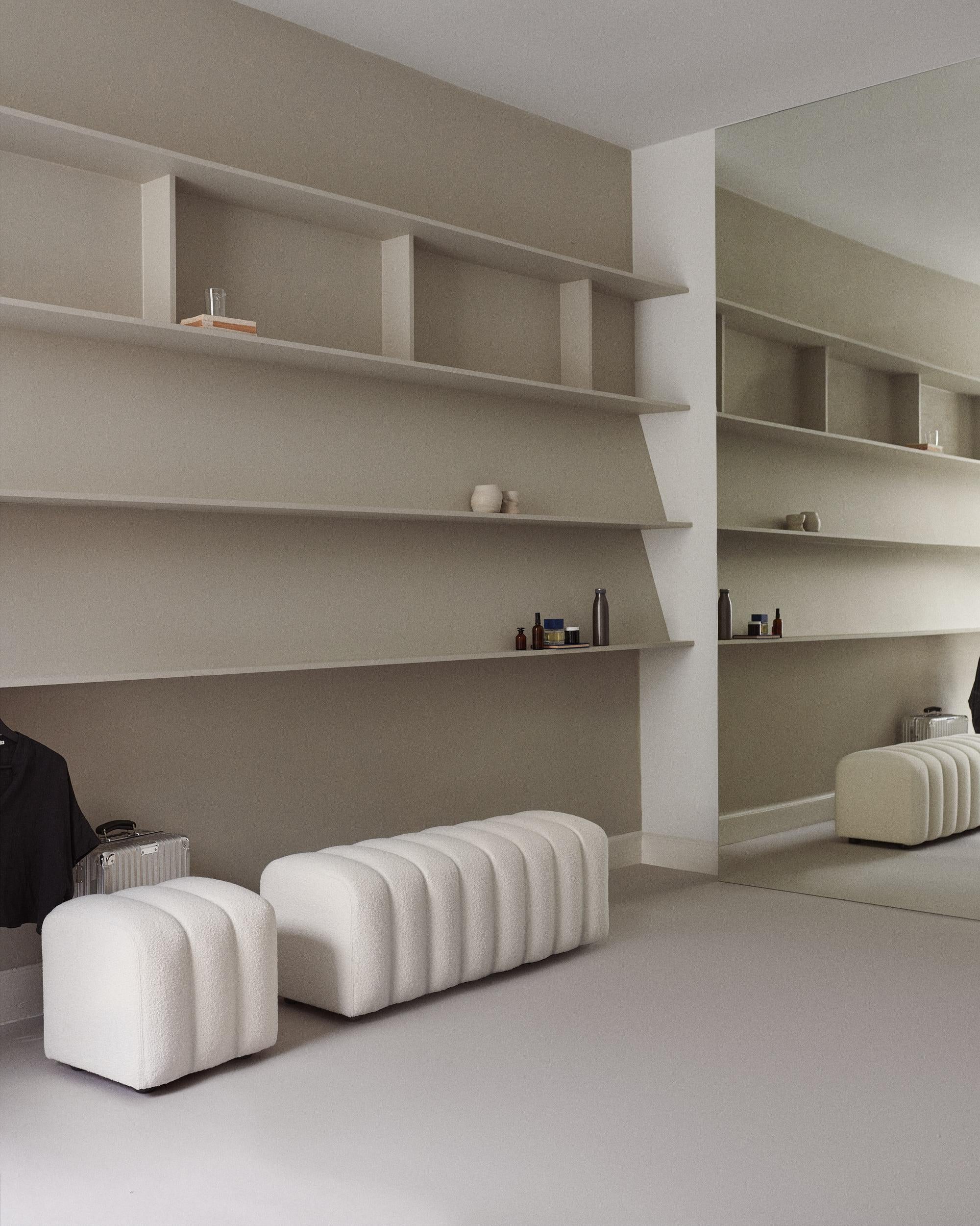 Banc contemporain 'Studio' par Norr11, Barnum Bouclé 1 en vente 1