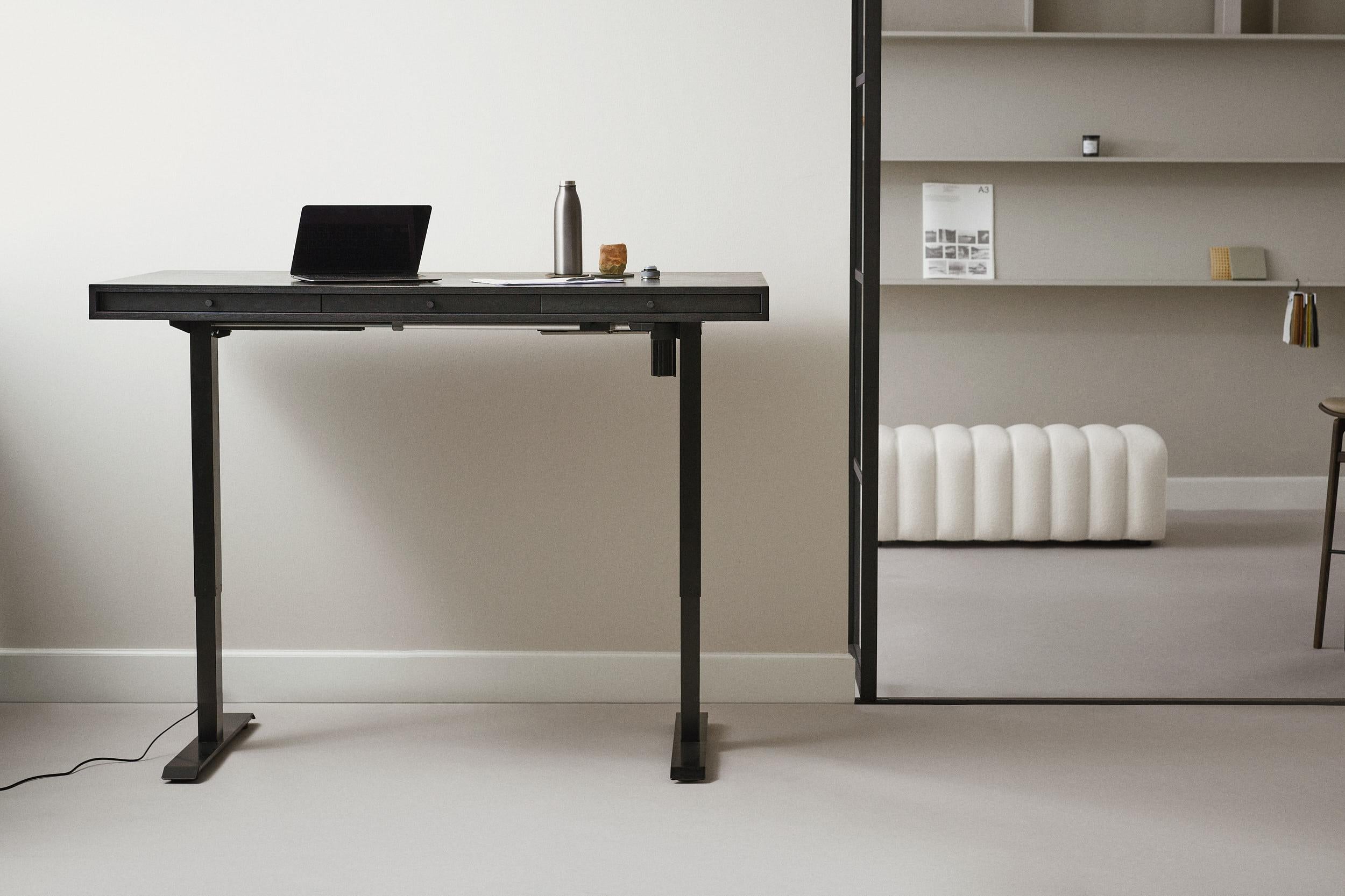 Mousse Banc contemporain Studio de Norr11, en cuir Spectrum Mineral en vente