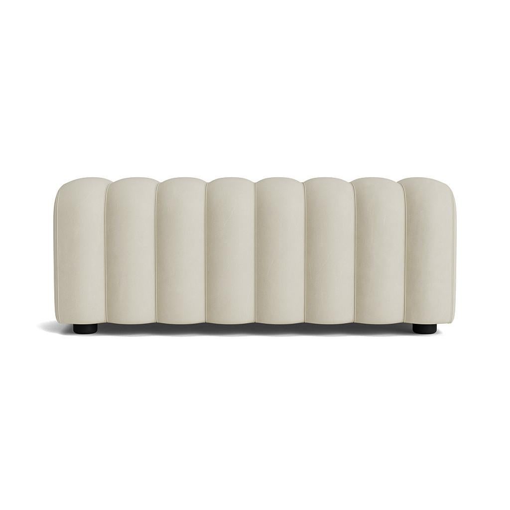 Banc contemporain 'Studio' par Kristian Sofus Hansen & Tommy Hyldahl pour Nor11

Mesures : 
W. 120 cm / D. 47 cm / H. 47 cm / hauteur d'assise 47 cm

Canapé modulable : assemblez différents modules pour créer votre composition.
Modèle présenté :