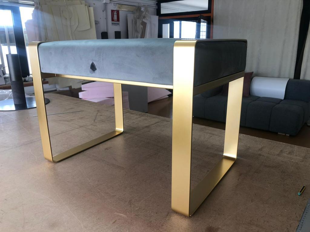 Contemporary Bench with Metal Frame and Velvet Seat In New Condition For Sale In Modugno, IT