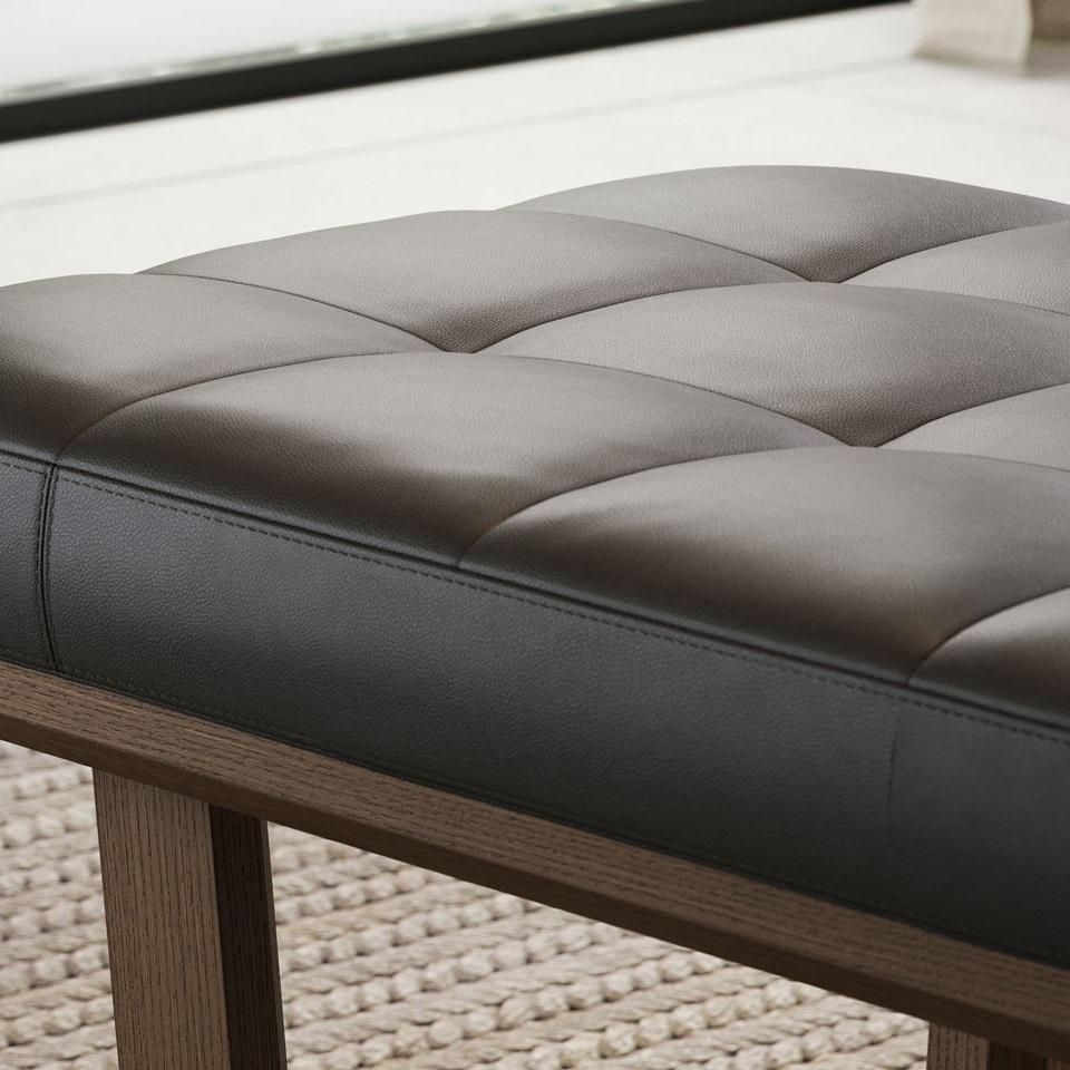 Fait main Contemporary Bench with Solid Wooden Structure with Leather Seat en vente