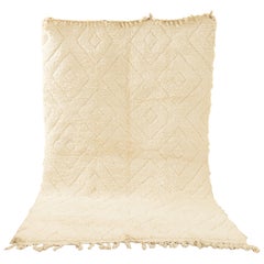 Contemporary Beni Ourain Moroccan Berber Rug creamy withe diamond pattern
