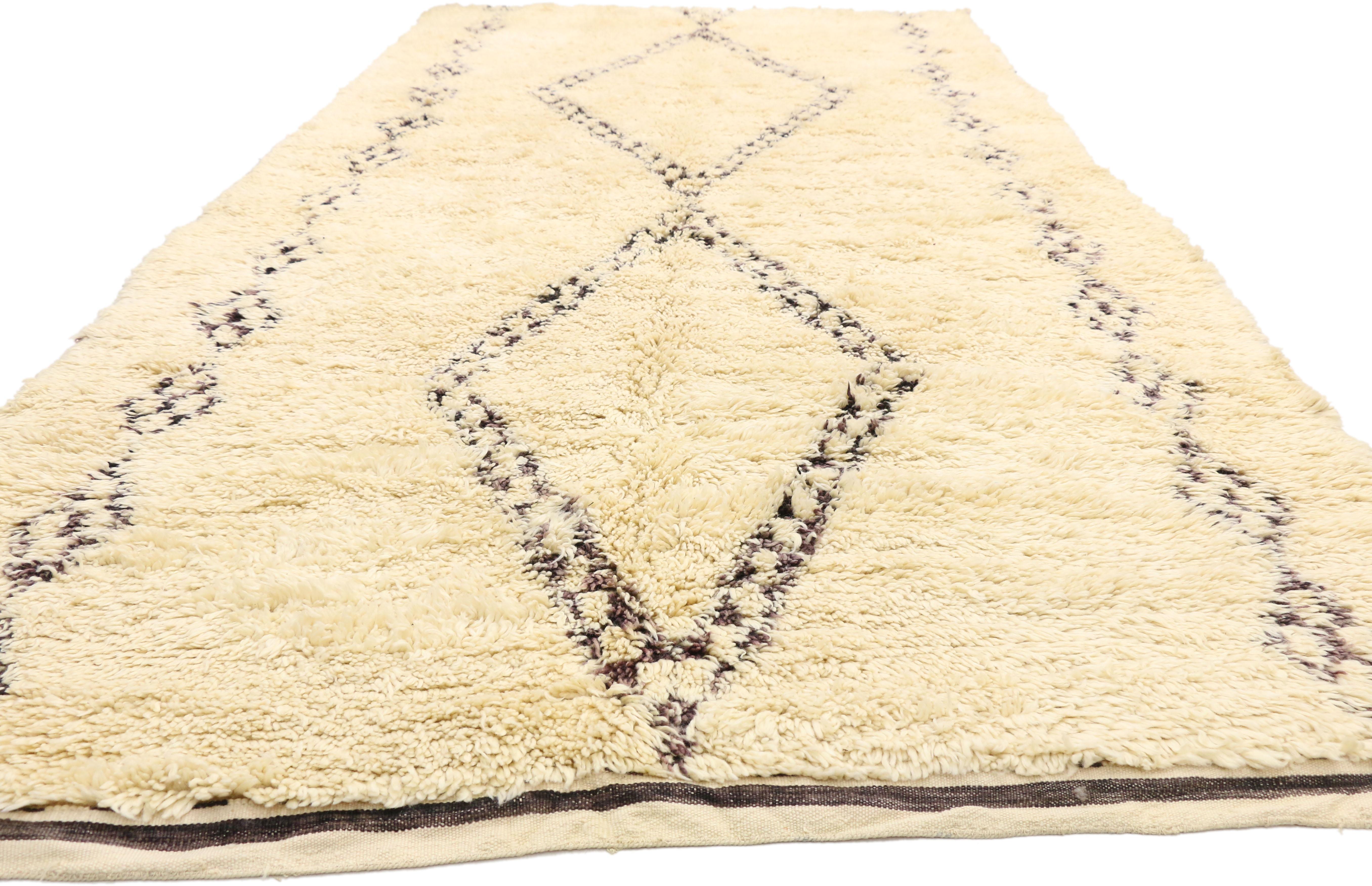 Organic Modern Contemporary Beni Ourain Moroccan Rug with Minimalist Style For Sale