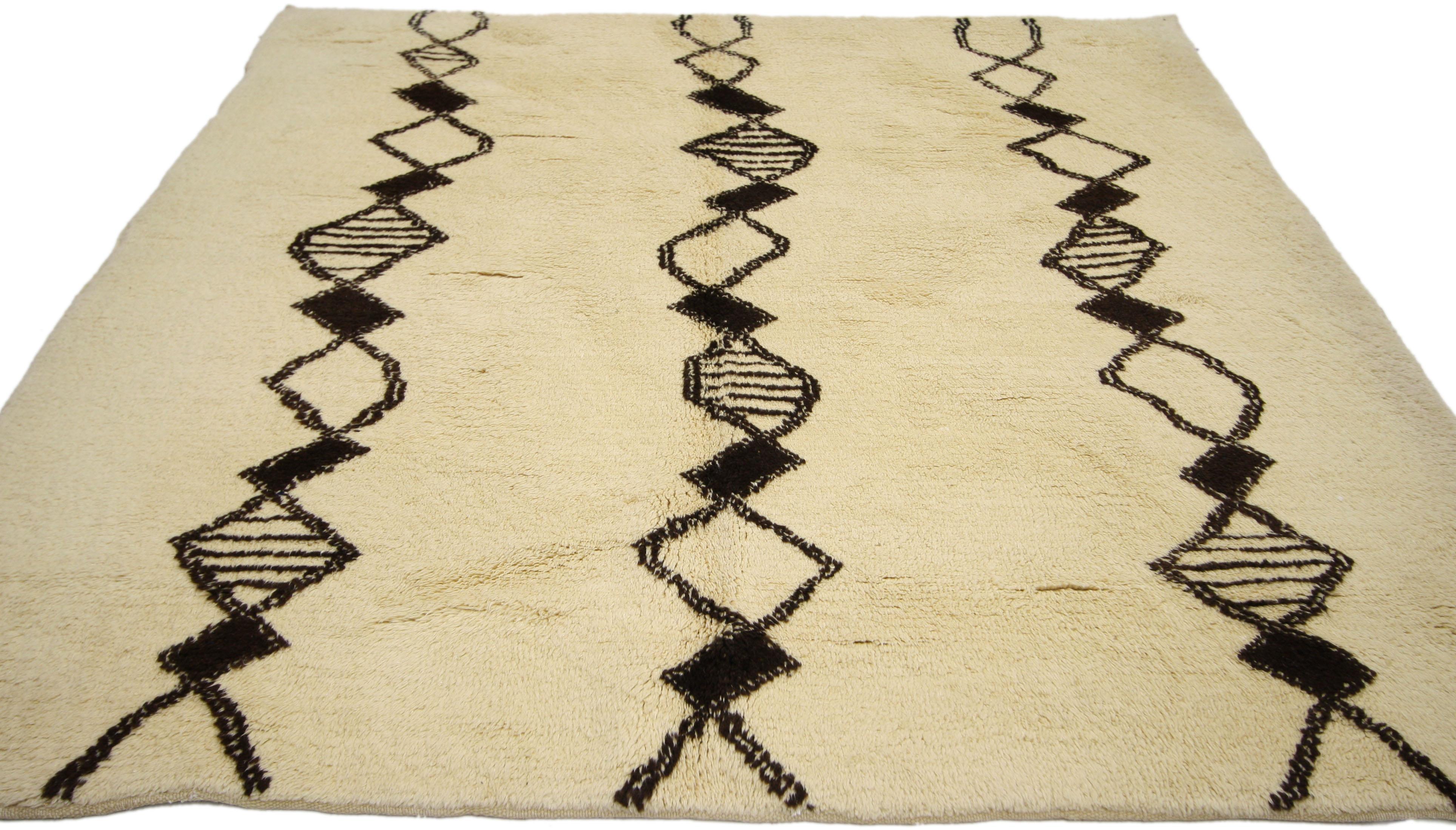 Contemporary Berber Moroccan Rug with Minimalist Bauhaus Style In New Condition In Dallas, TX