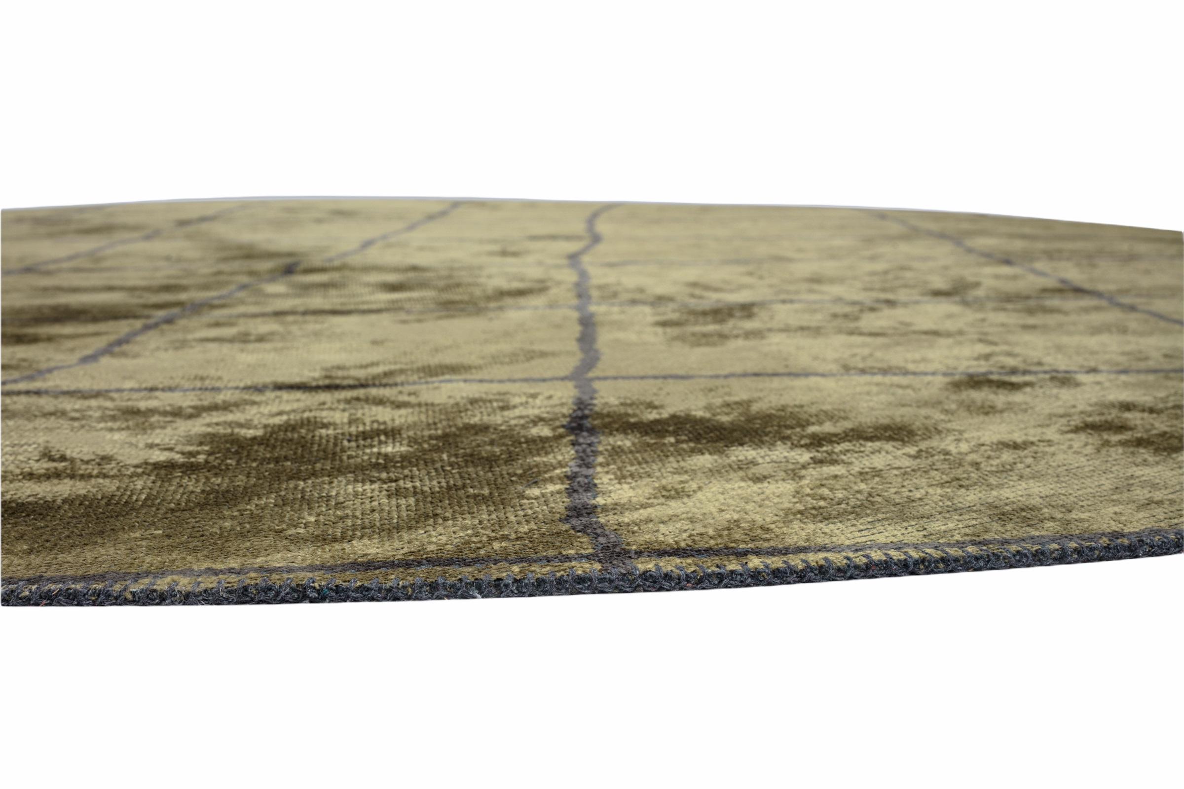 Postmoderne Luxueux tapis rond berbère contemporain couleurs olive et fusain, 213,36 cm en vente