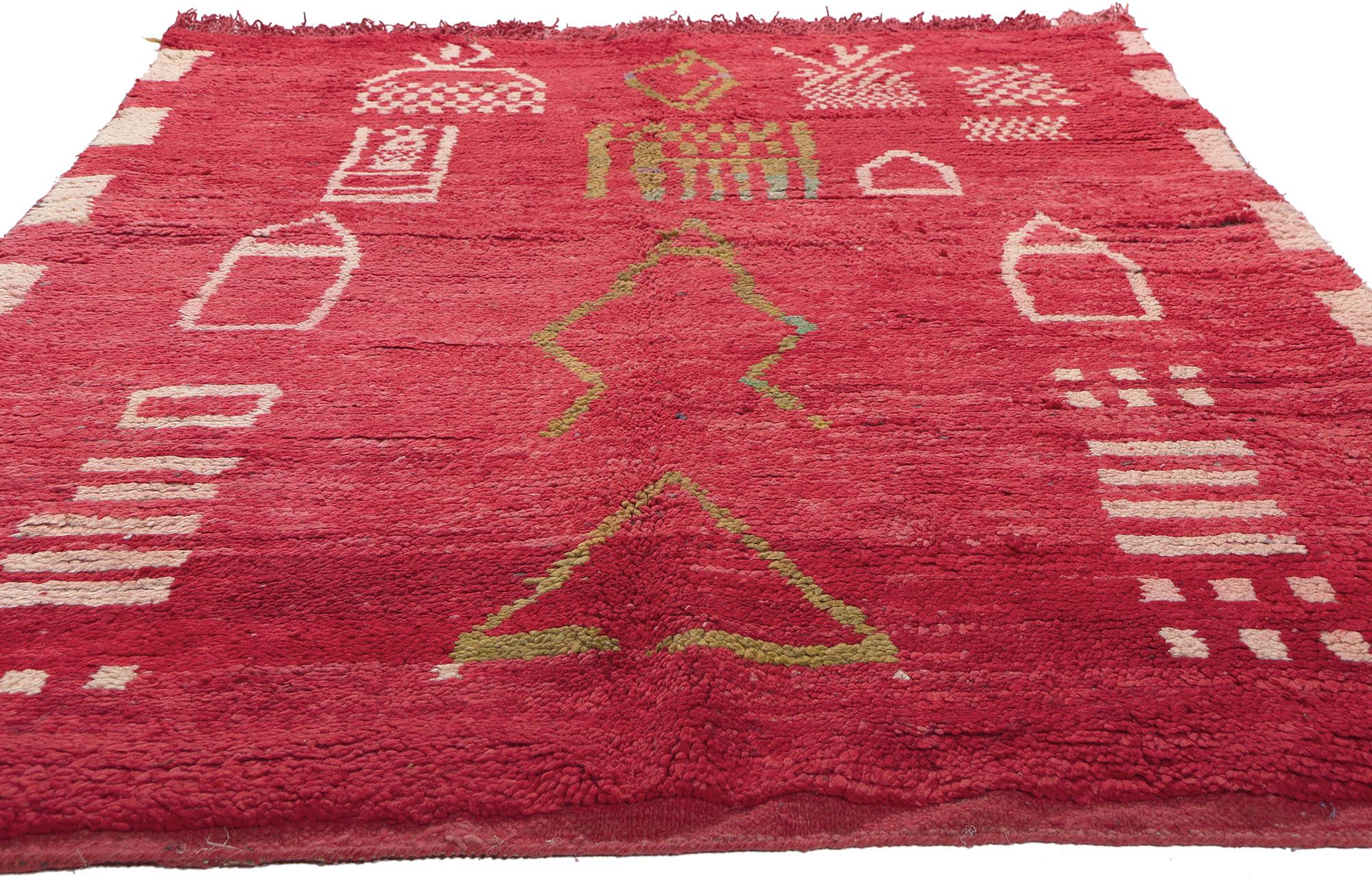 Vintage Rot Boujad Marokkanischer Teppich, Stammeszauber trifft auf gemütlichen Nomaden (Stammeskunst) im Angebot