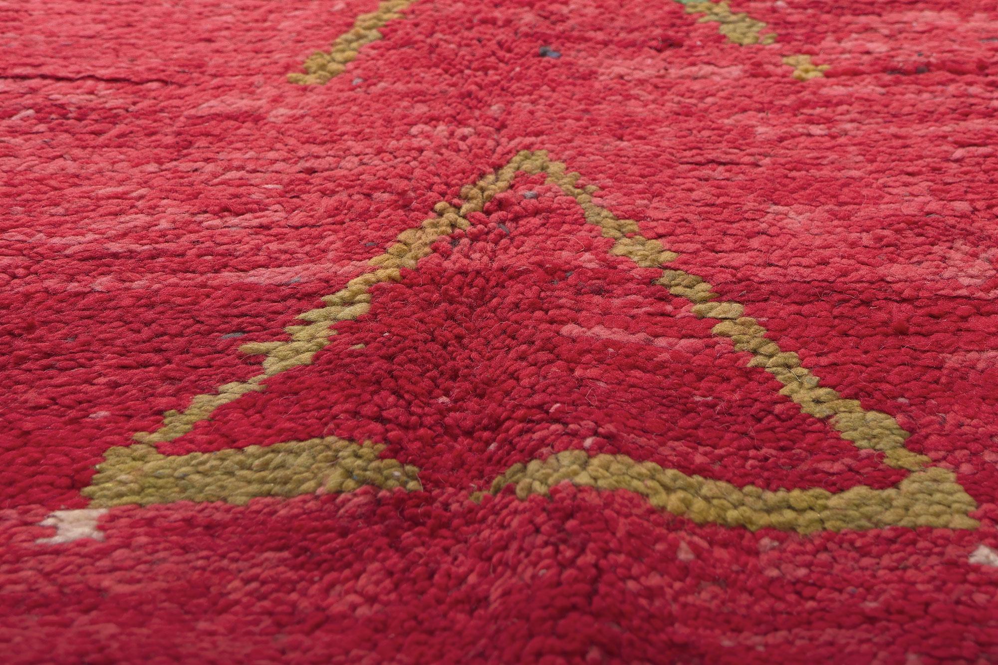 Vintage Red Boujad Moroccan Rug, Tribal Enchantment Meets Cozy Nomad In Good Condition For Sale In Dallas, TX