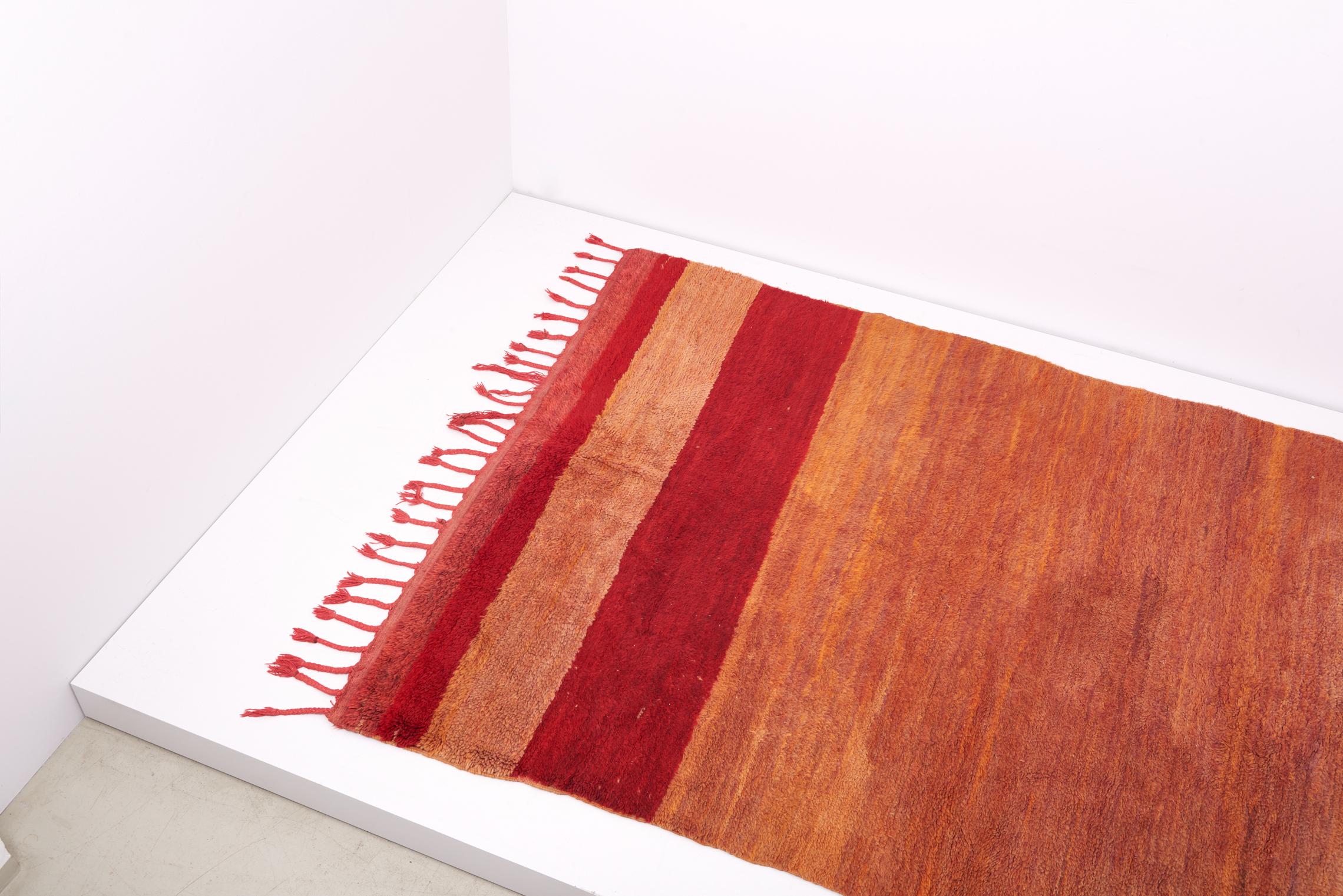 Tapis berbère contemporain / Tapis de Mirt, Maroc Bon état - En vente à Berlin, DE