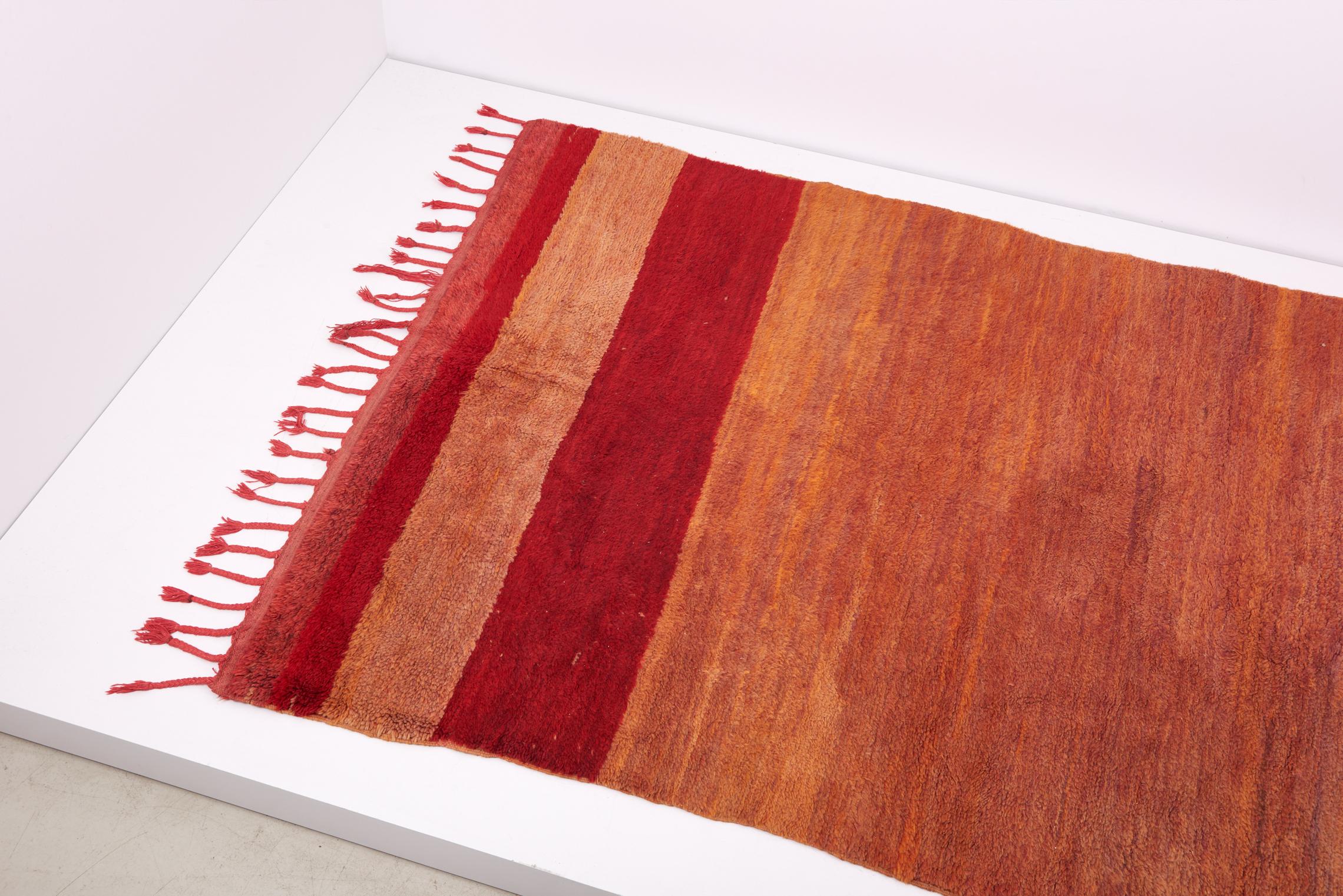Tapis berbère contemporain / Tapis de Mirt, Maroc en vente 1