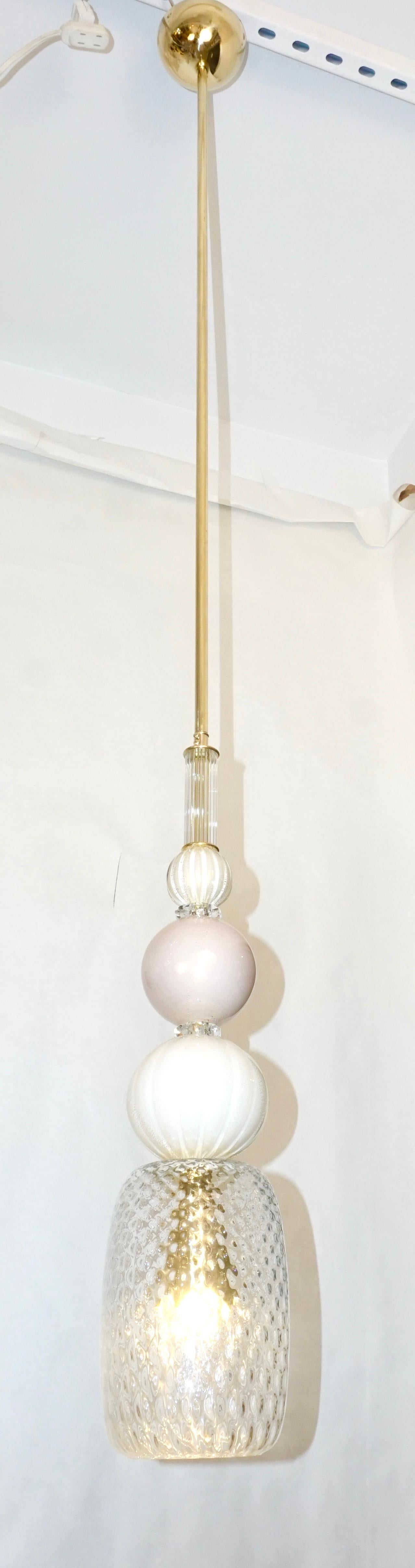 Lampe à suspension contemporaine italienne sur mesure en cristal de Murano et verre de Murano rose:: or et crème en vente 3