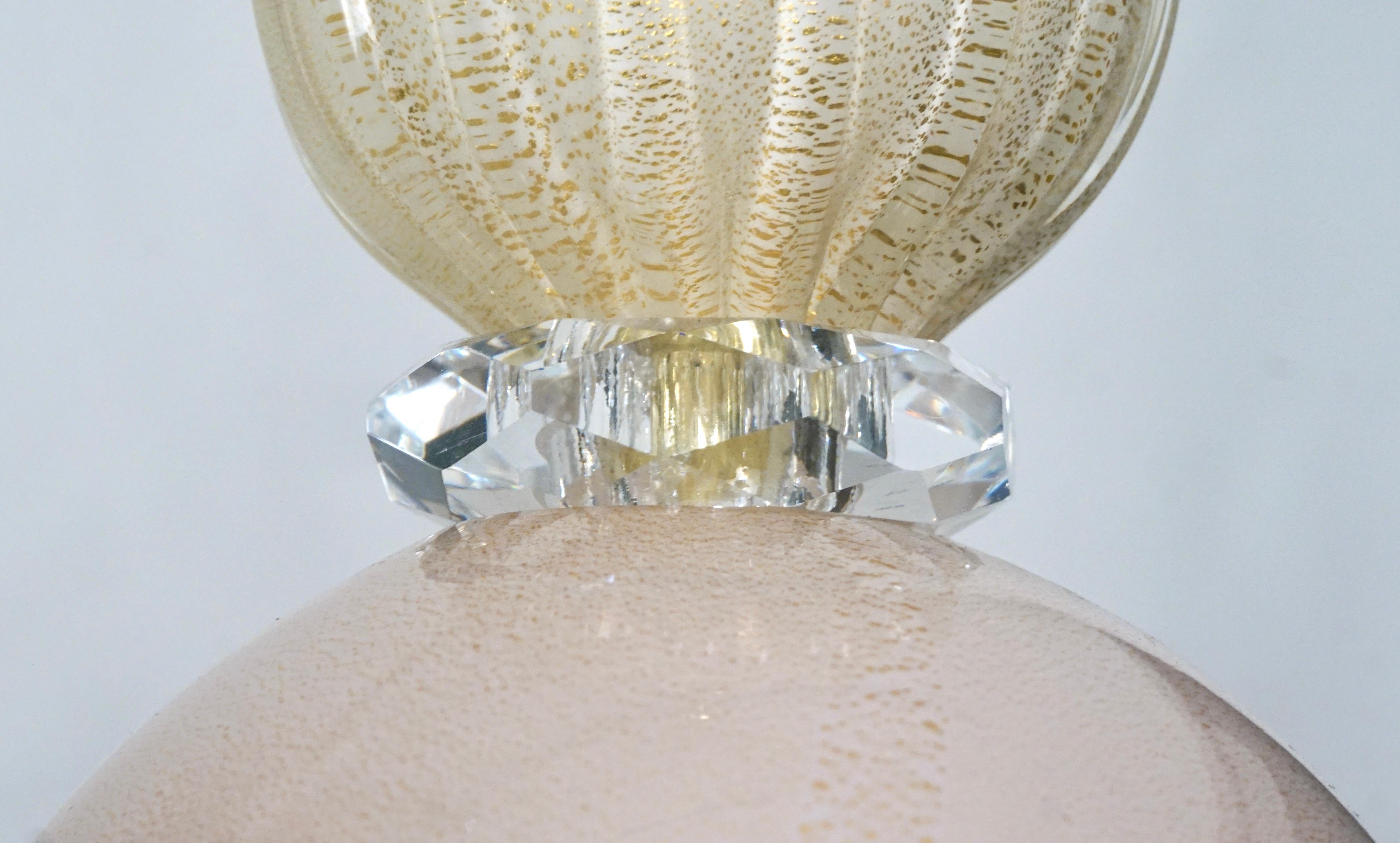 Organique Lampe à suspension contemporaine italienne sur mesure en cristal de Murano et verre de Murano rose:: or et crème en vente