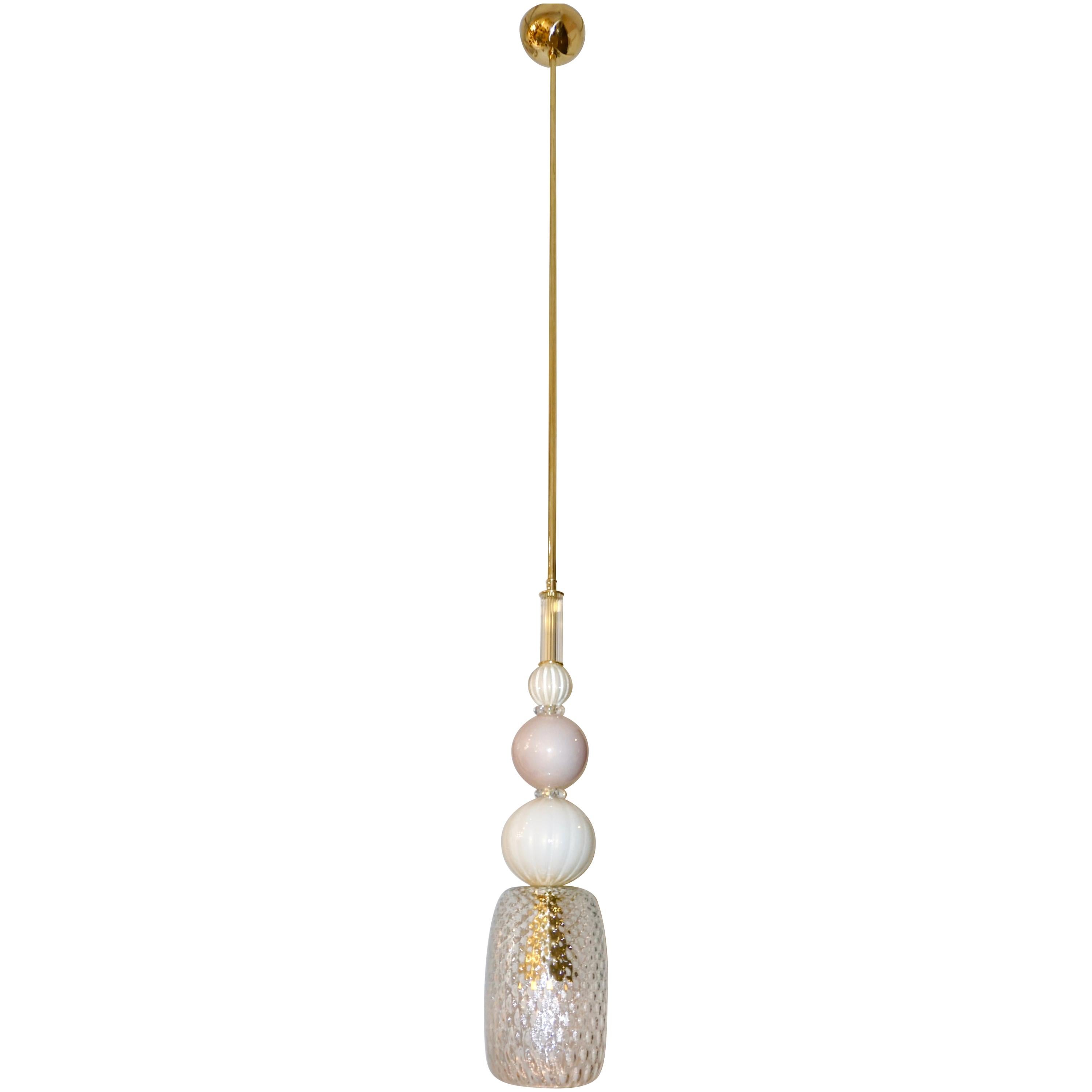 Zeitgenössische maßgeschneiderte italienische Kristall-Pendelleuchte aus Muranoglas in Rosa:: Gold und Creme im Angebot