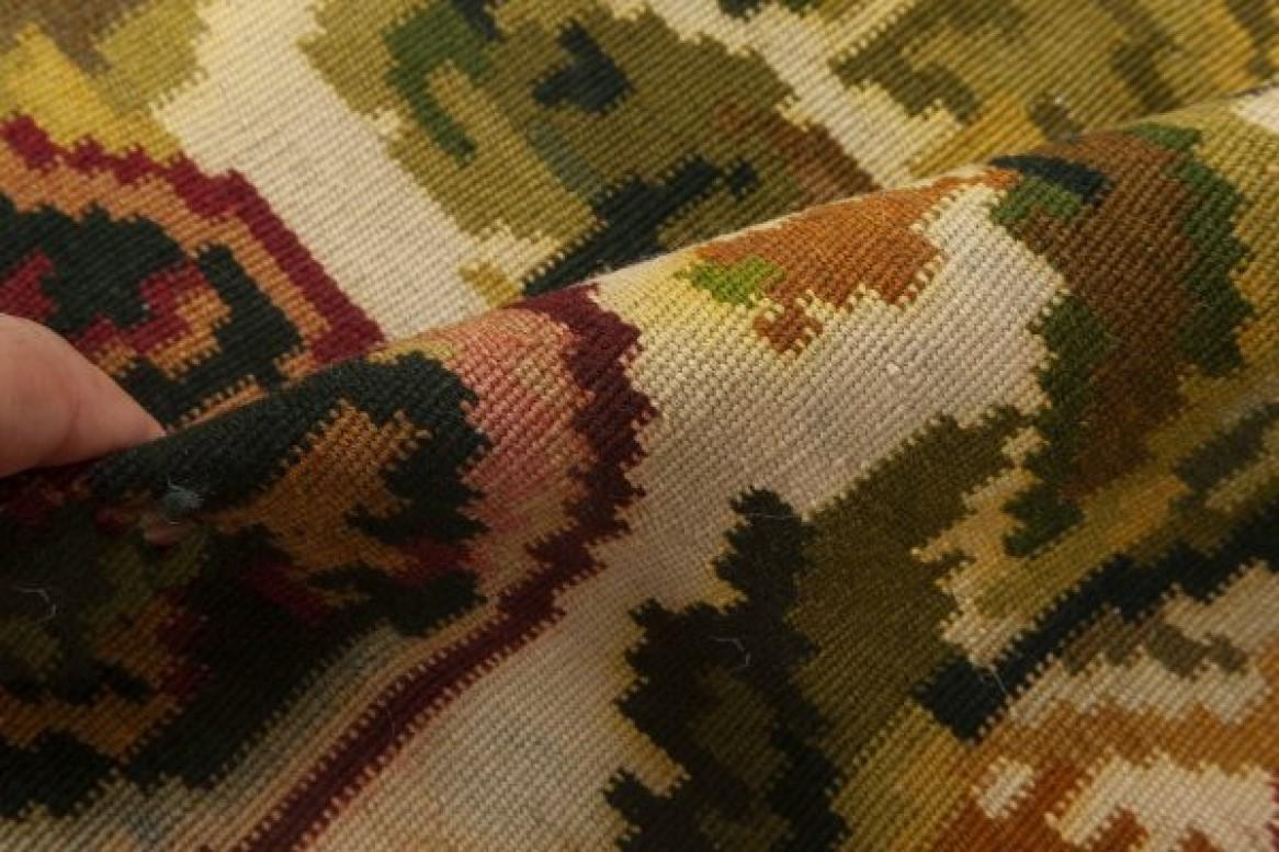 Contemporary Bessarabian design handmade wool rug by Doris Leslie Blau
Size: 9'0