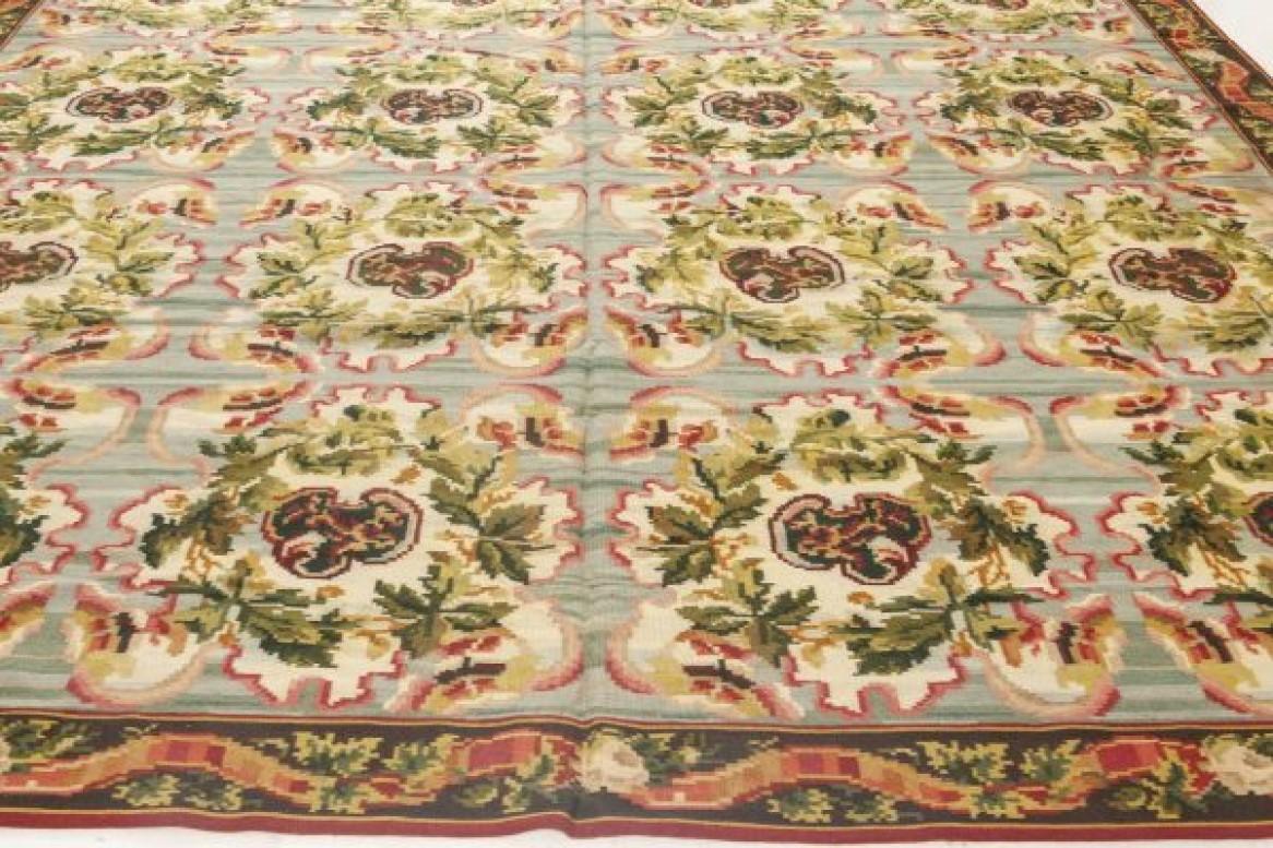 Annodato a mano Tappeto in lana fatto a mano dal design bessarabiano contemporaneo di Doris Leslie Blau in vendita