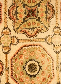 Zeitgenössischer bessarabischer handgefertigter Wollteppich mit Blumenmuster von Doris Leslie Blau