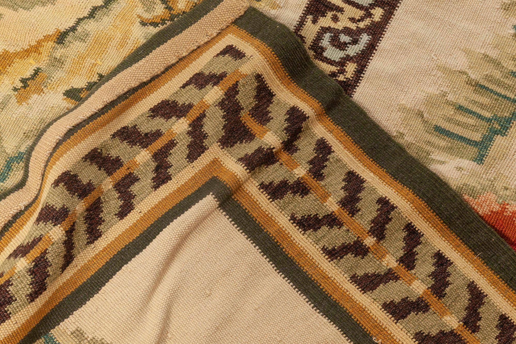 Tapis contemporain en laine Bessarabian à motifs floraux faits à la main par Doris Leslie Blau Neuf - En vente à New York, NY