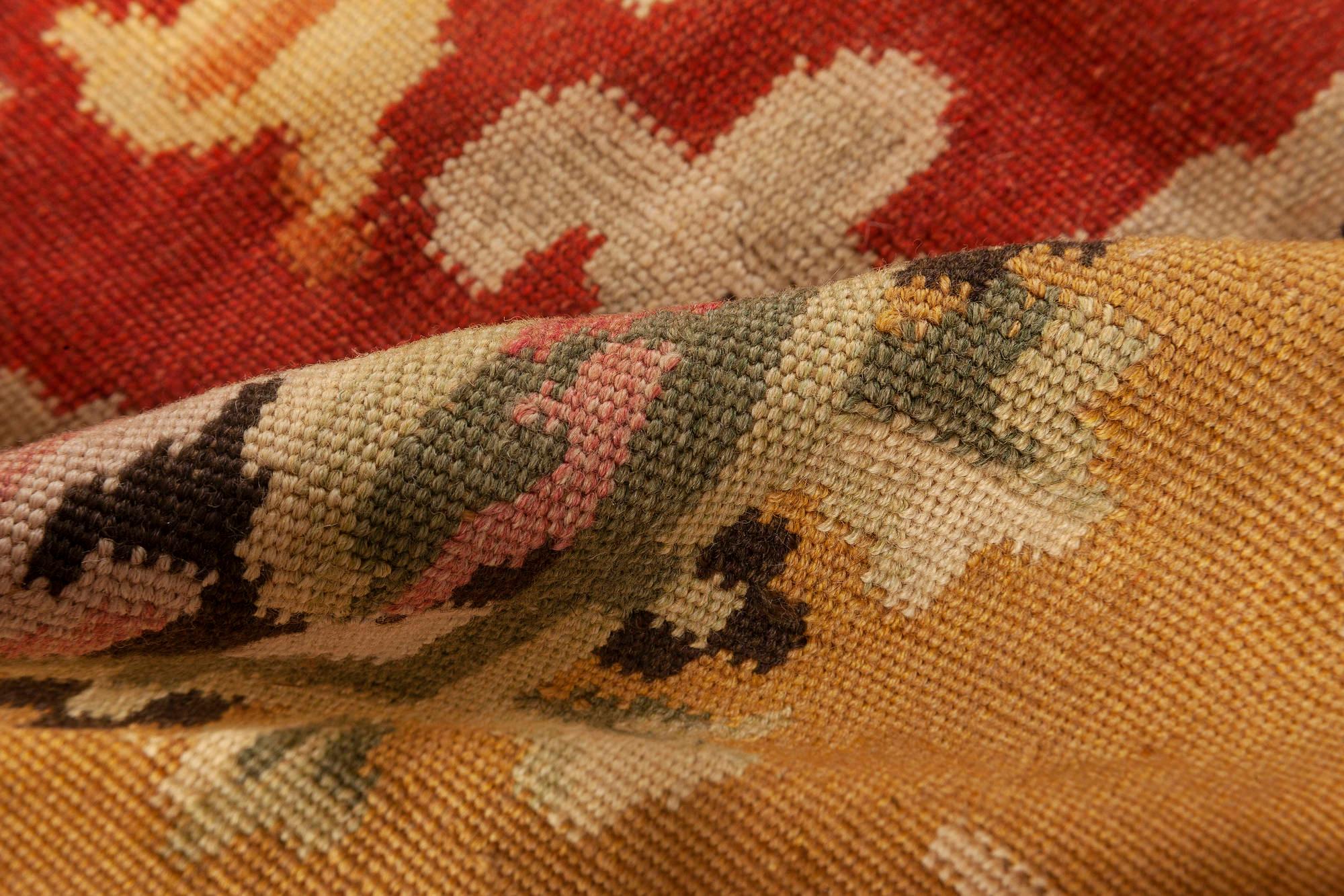 Contemporary Bessarabian floral design wool rug by Doris Leslie Blau.
Size: 12'0
