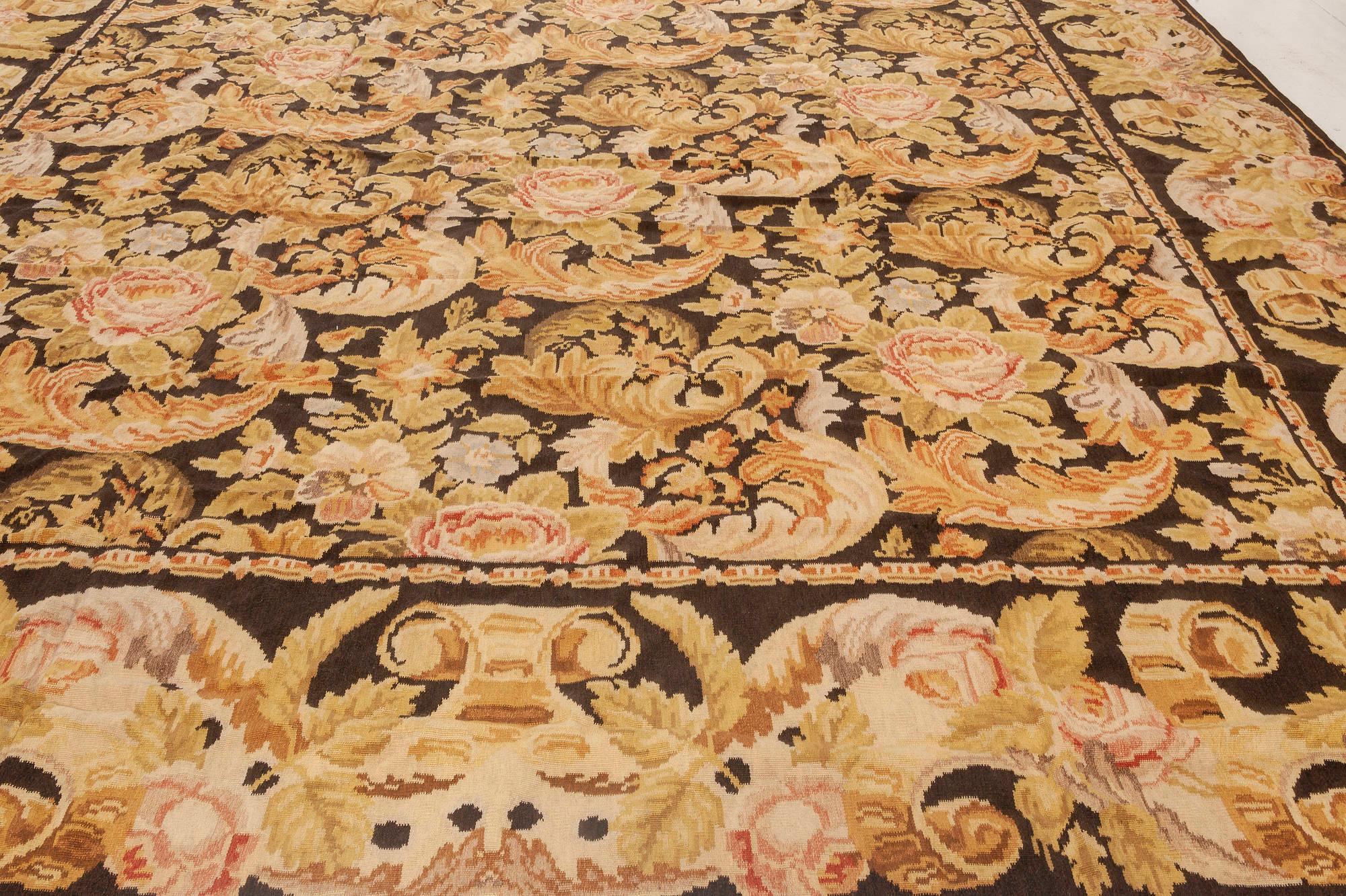 Noué à la main Tapis contemporain Bessarabian à motifs floraux à tissage plat de Doris Leslie Blau en vente