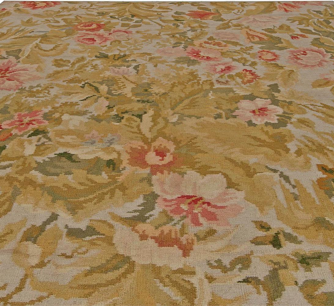 Alfombra contemporánea de lana tejida a mano con motivos florales de Besarabia por Doris Leslie Blau Chino en venta