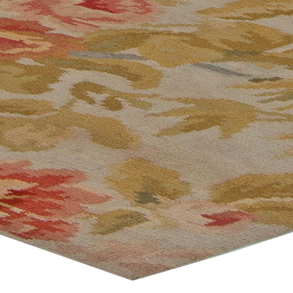 Contemporary Bessarabian Floral Handwoven Wool Carpet by Doris Leslie Blau In New Condition For Sale In New York, NY