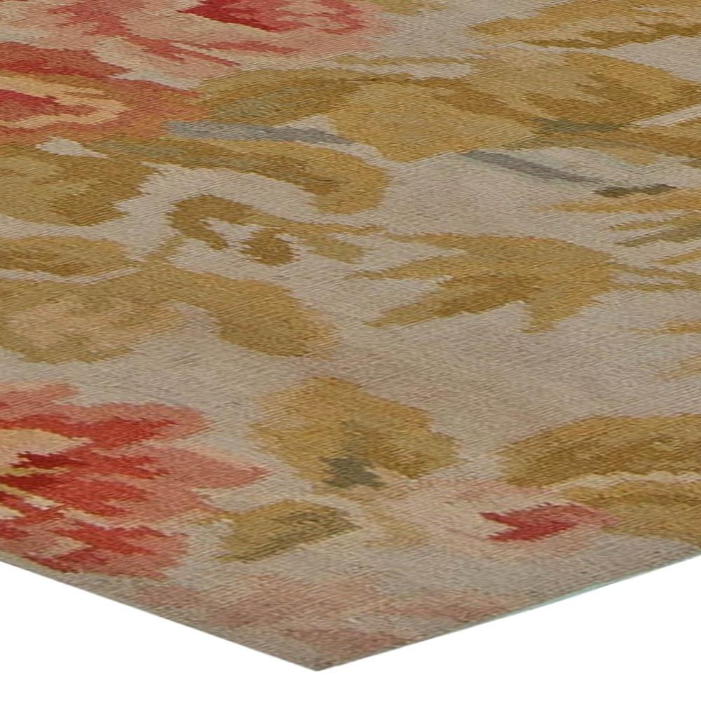 Tissé à la main Tapis contemporain en laine tissée à la main de Doris Leslie Blau, à motifs floraux de Bessarabie en vente