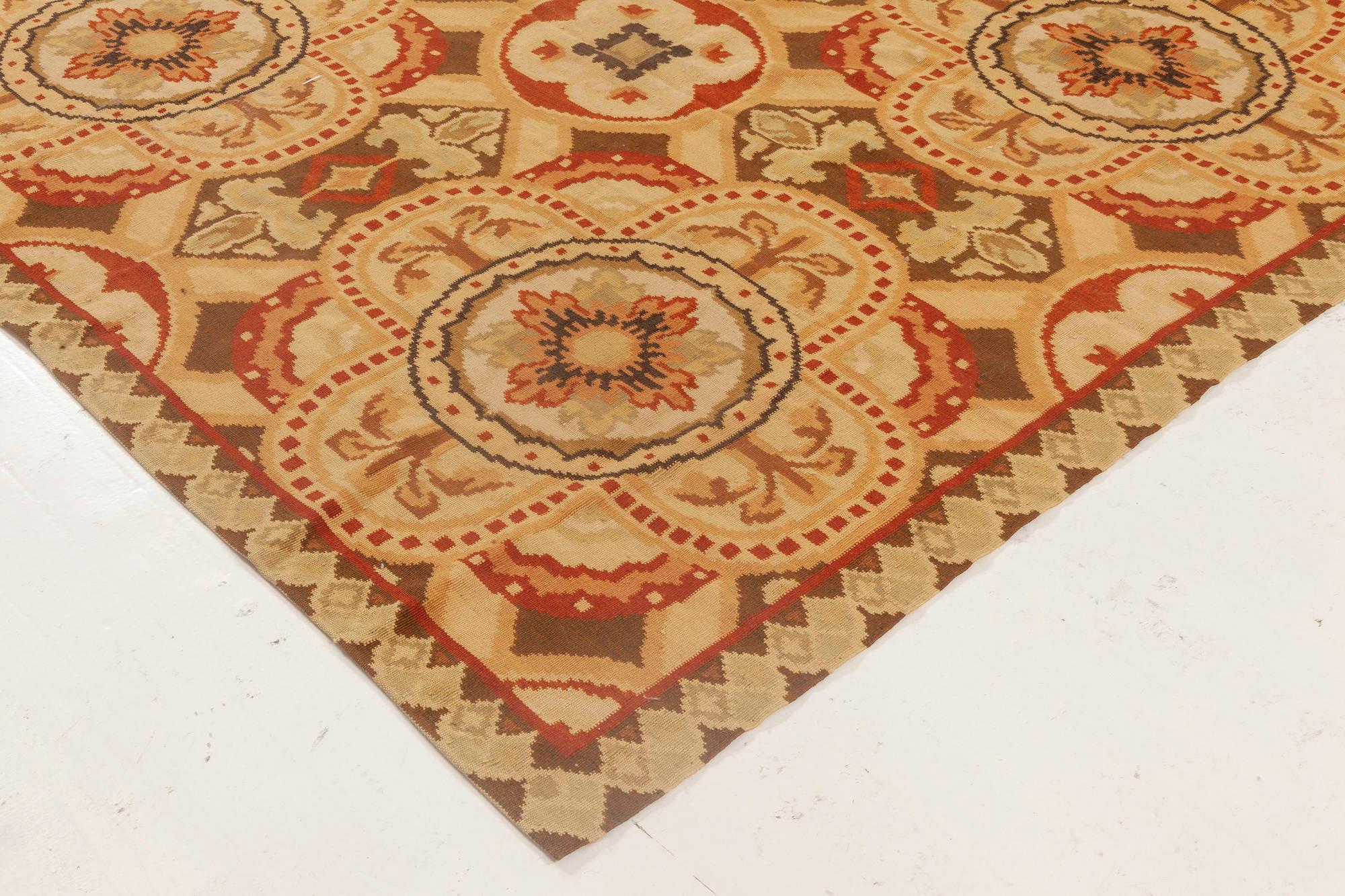 Zeitgenössischer, bessarabisch inspirierter, handgefertigter Teppich von Doris Leslie Blau (Wolle) im Angebot