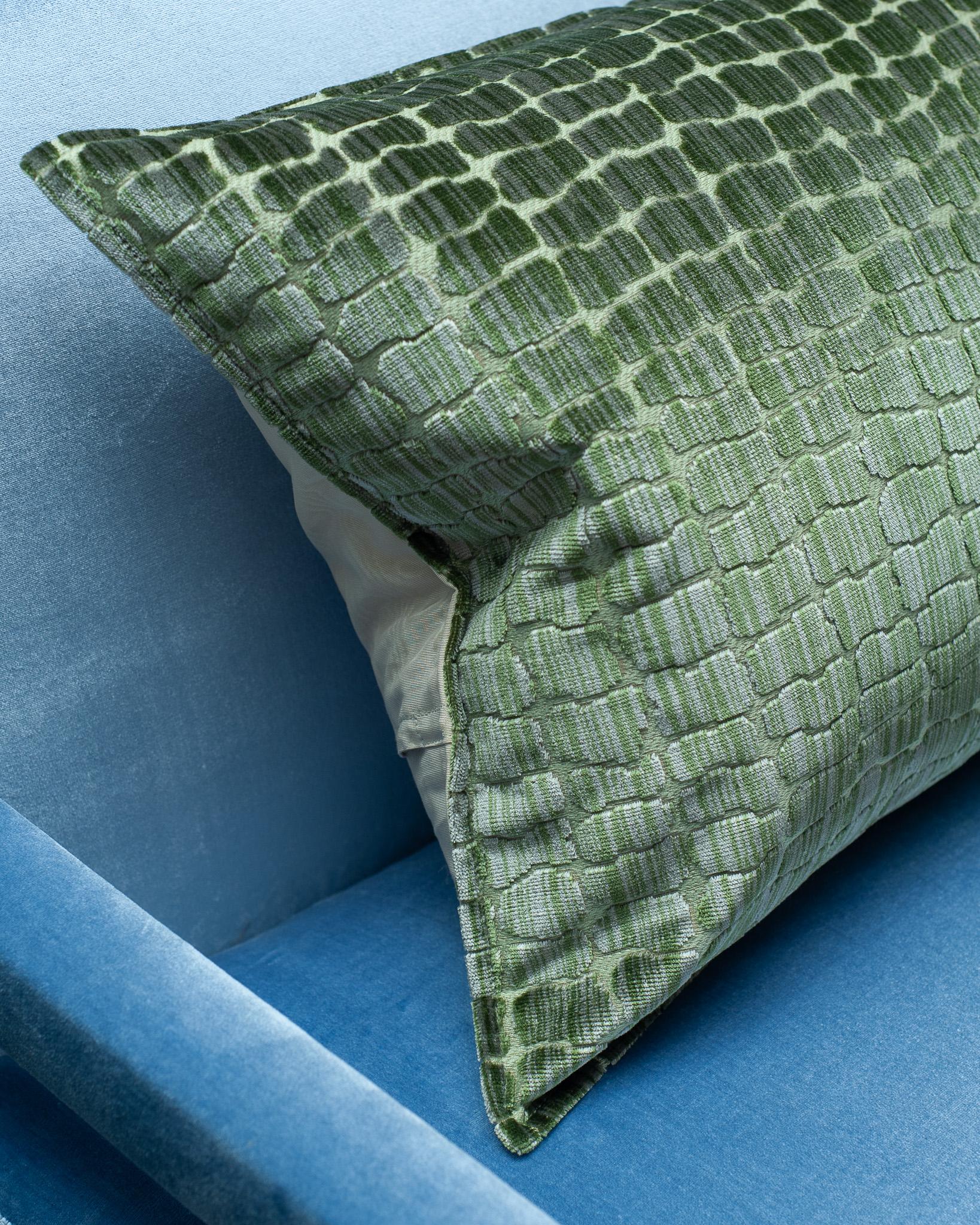 Contemporary Bevilacqua Green Silk Velvet Pillows In Crocodile Pattern In New Condition For Sale In Toronto, ON