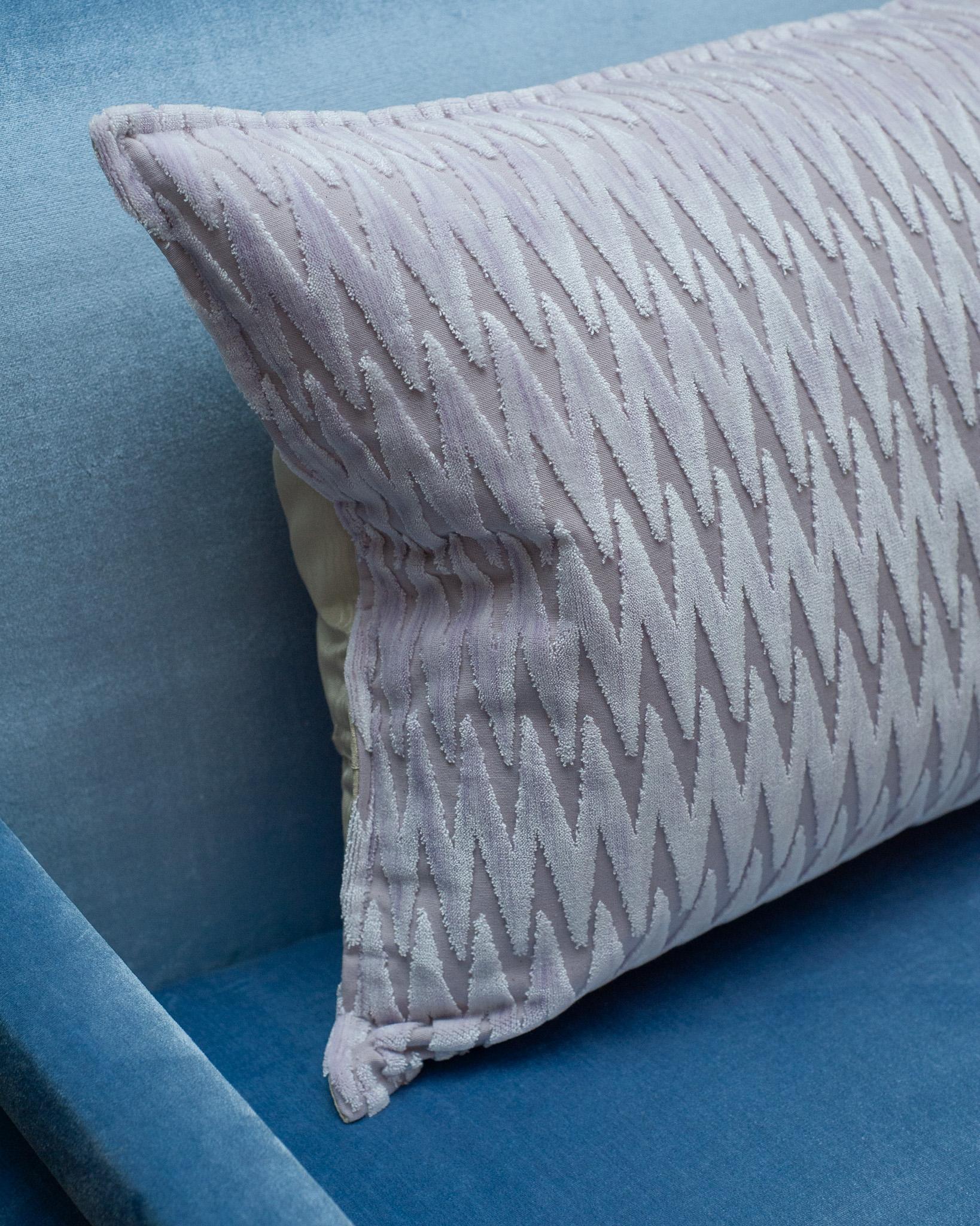 Contemporary Bevilacqua Lilac Silk Velvet Pillows In Zig Zag Pattern In New Condition For Sale In Toronto, ON