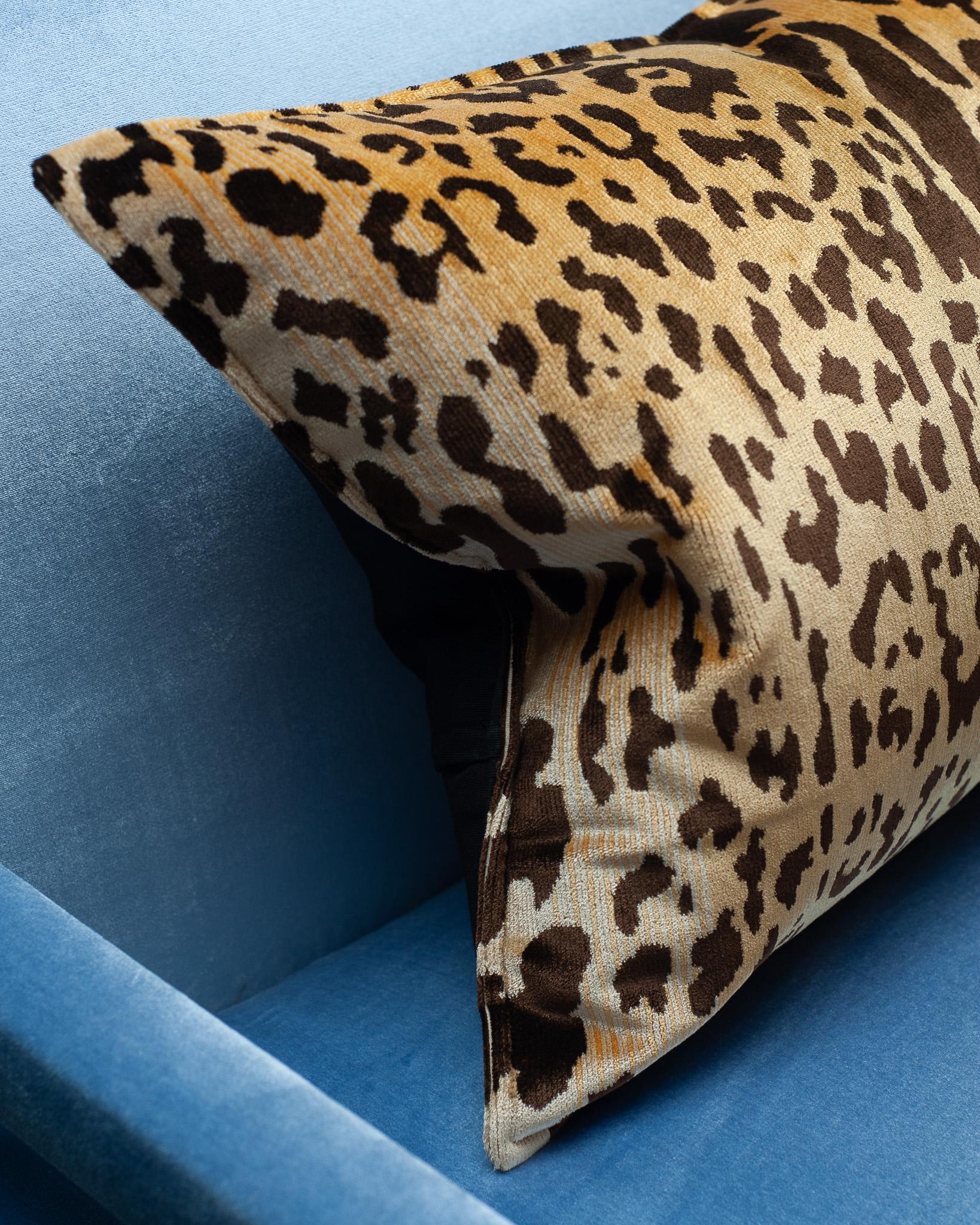 Contemporary Bevilacqua Tan & Black Silk Velvet Pillows In Leopard Pattern In New Condition In Toronto, ON