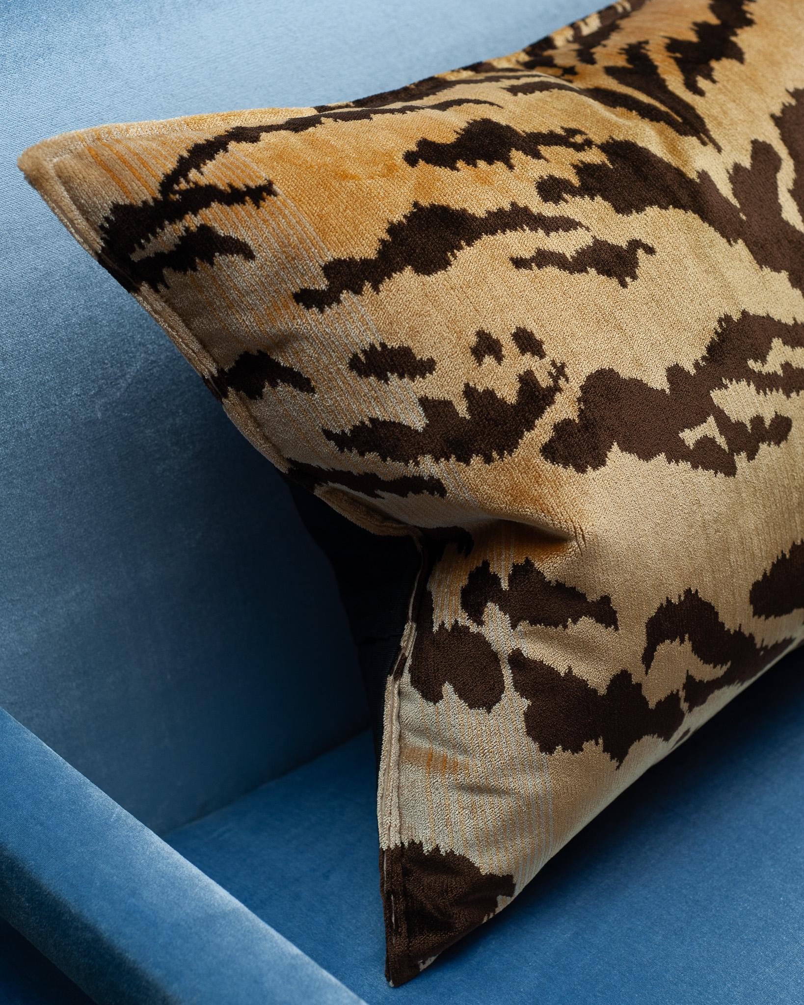Contemporary Bevilacqua Tan & Black Silk Velvet Pillows In Tiger Pattern In New Condition In Toronto, ON
