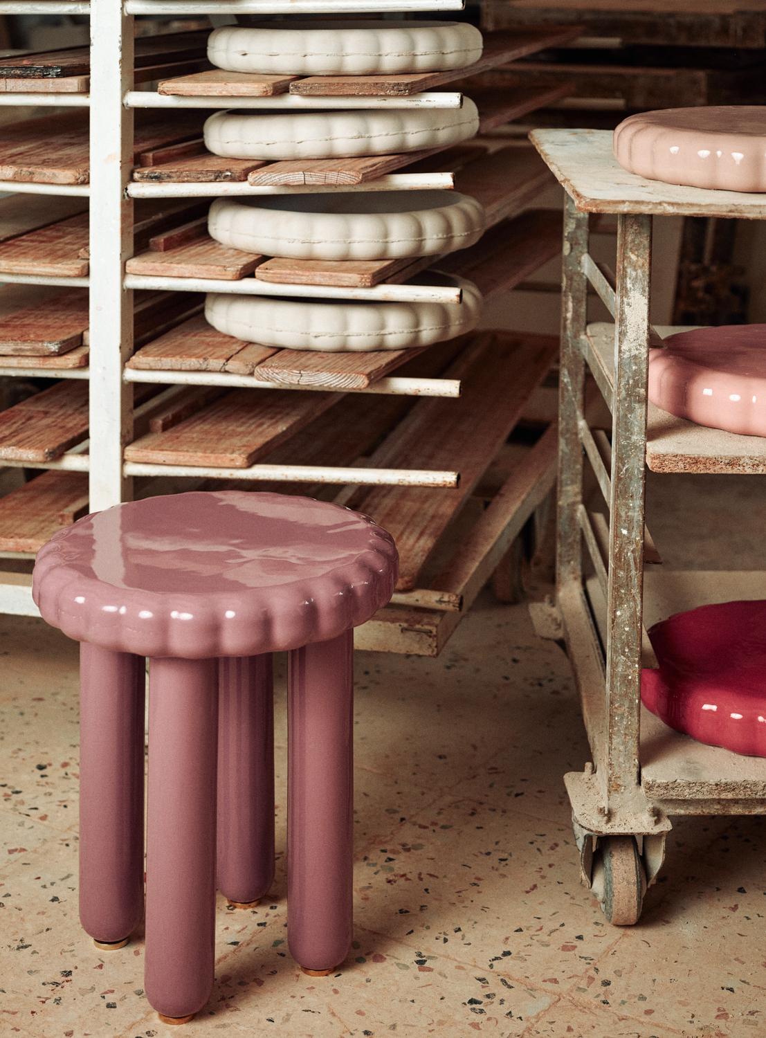 Tabouret/table d'appoint contemporain en céramique 'Biscotto' en macaron par Studio Yellowdot Neuf - En vente à Esentepe, 34