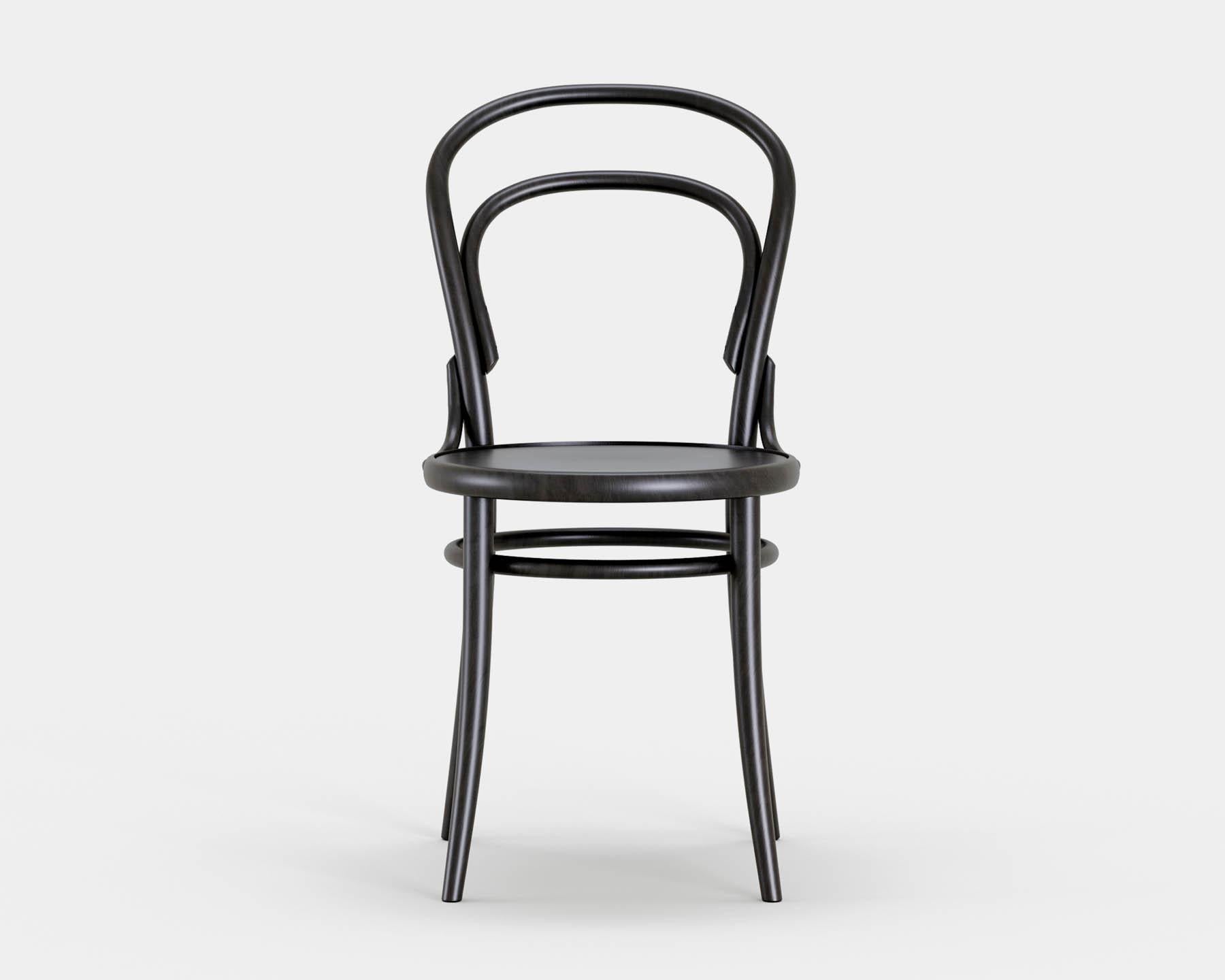 Chaise n° 14
Chaise de bistrot iconique conçue par Michael Thonet en 1869, aujourd'hui produite dans la même manufacture en République tchèque par TON. 

Bois : hêtre massif 
Finition : teinte noire
Assise : bois simple 

--
La chaise no. 14