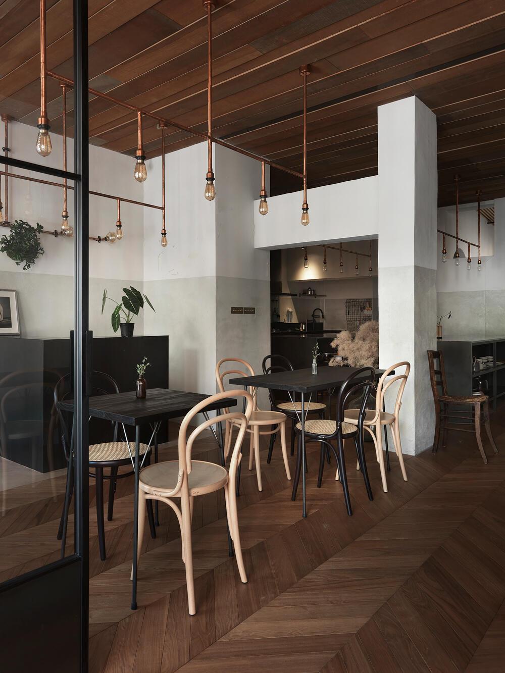 Contemporary Bistro Chair No. 14 by TON, Black Beech In New Condition For Sale In Paris, IDF
